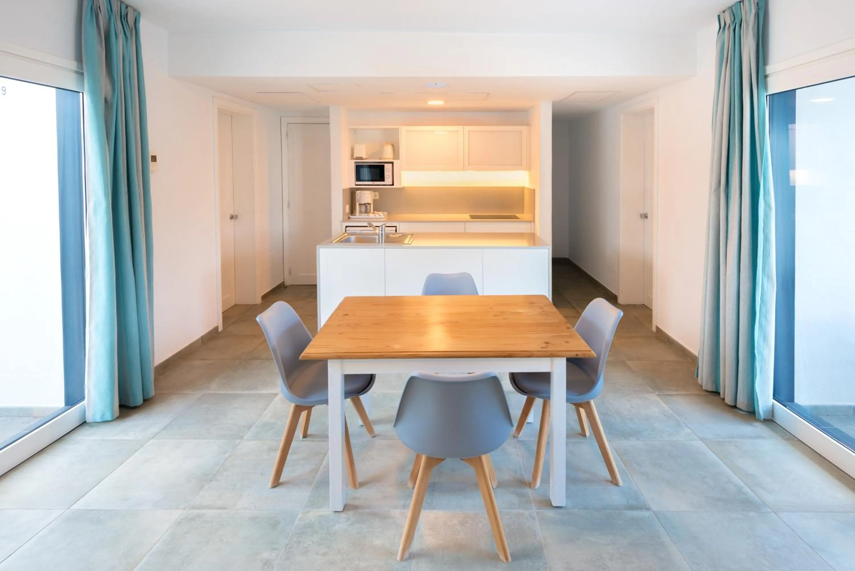 Kitchen or kitchenette in Apartamentos Playamar