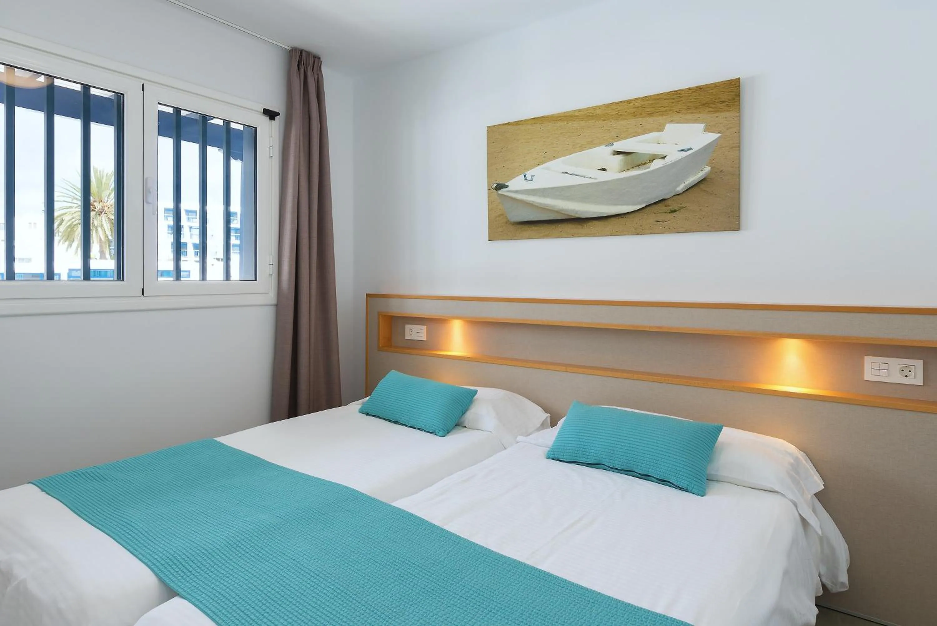 Photo of the whole room, Bed in Apartamentos Playamar