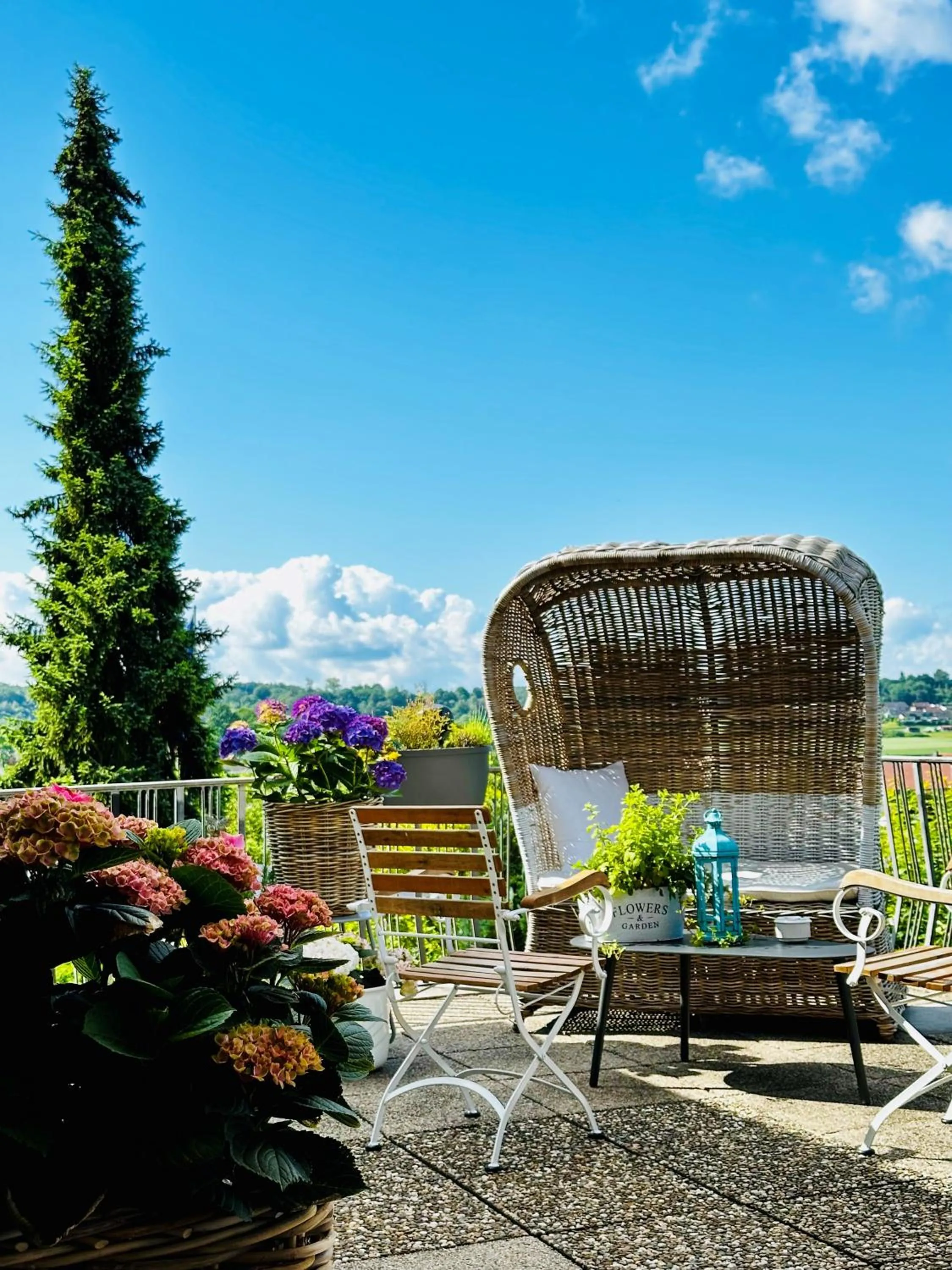 Restaurant/places to eat in Landhotel Bellevue