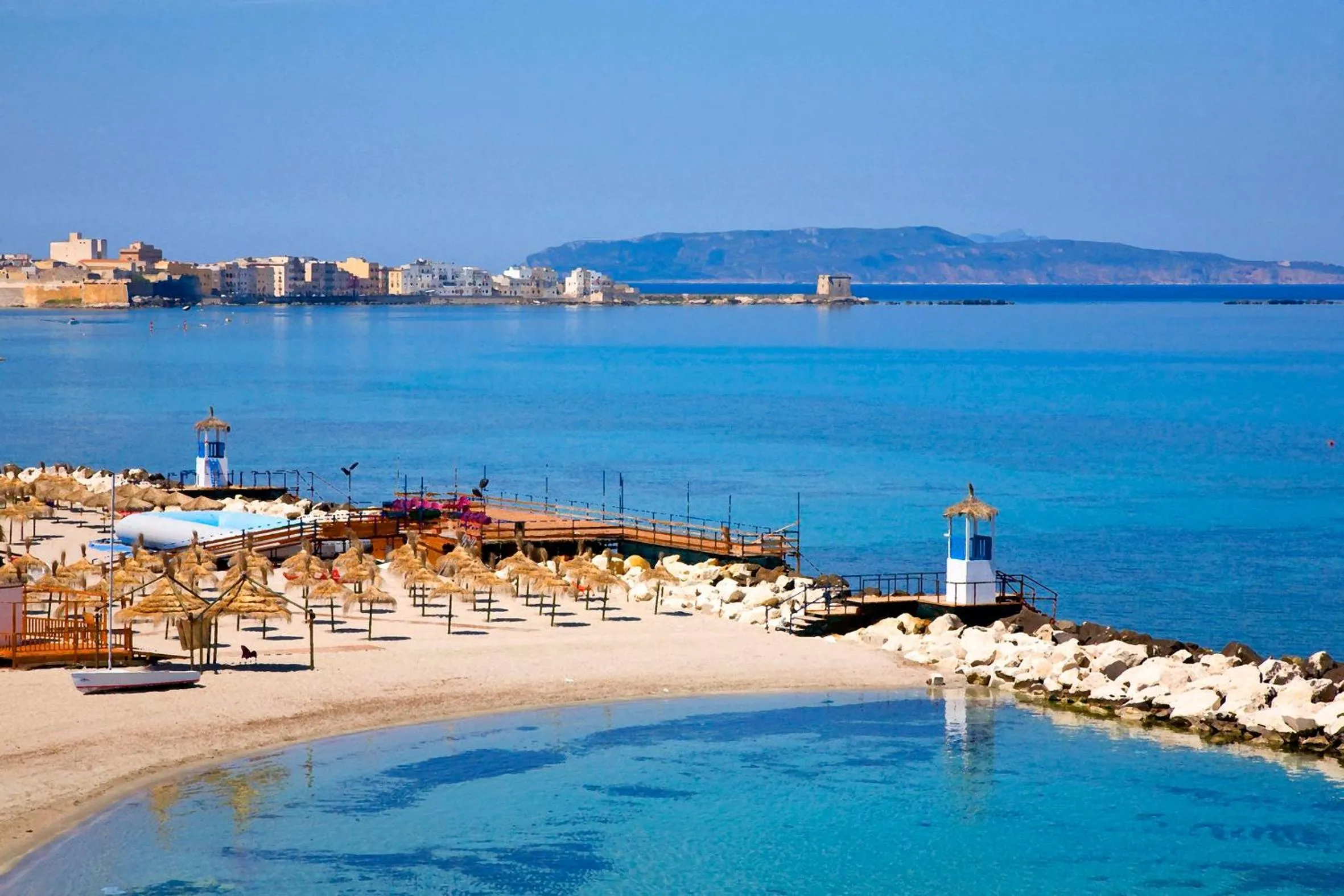 Beach in Qui Vicino boutique rooms and suites