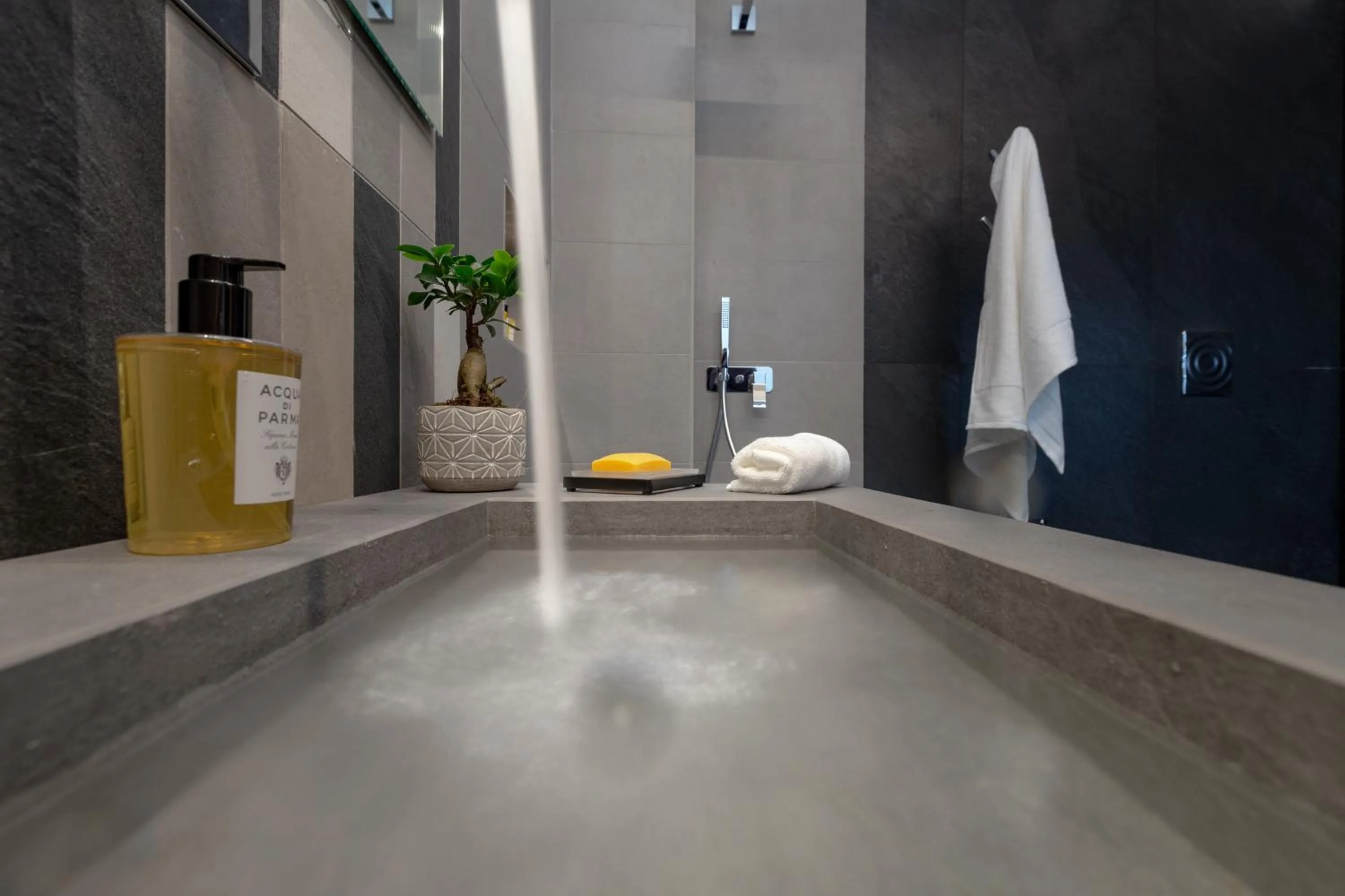 Bathroom in Qui Vicino boutique rooms and suites