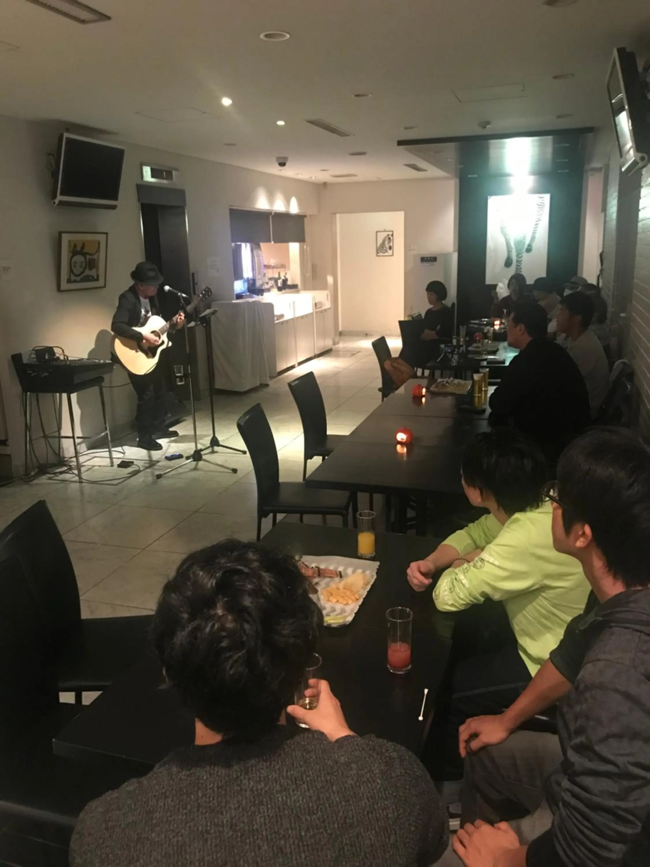 Hamilton Hotel Black