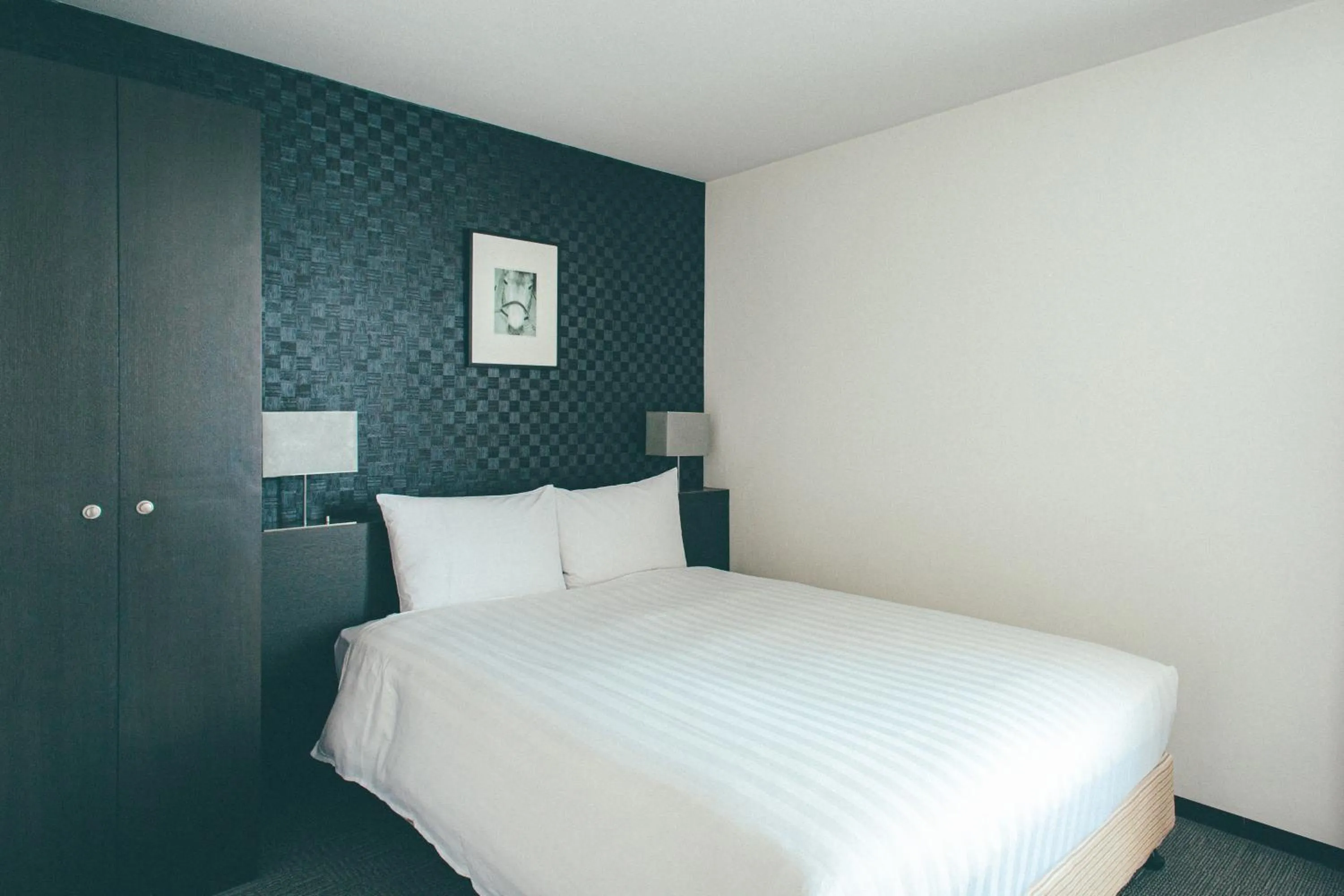 Bed in Hamilton Hotel Black