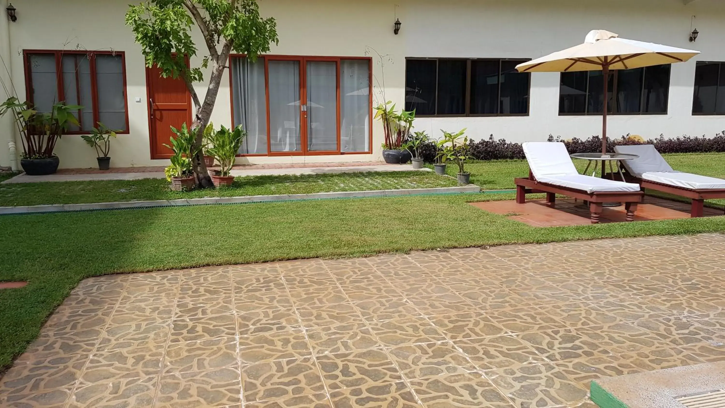 Swimming pool in City Angkor Hotel Swimming pool in City Angkor Hotel