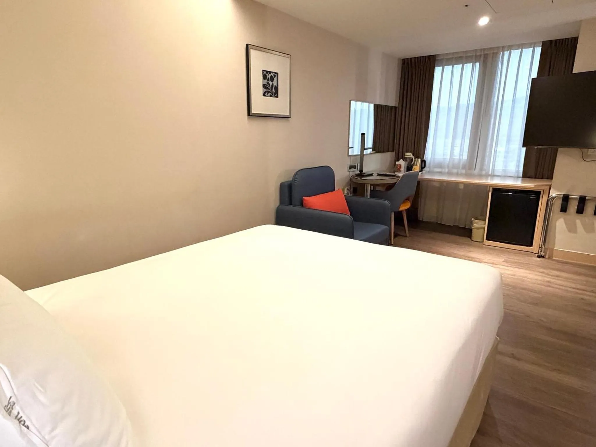 Photo of the whole room, Bed in Holiday Inn Express Taoyuan by IHG