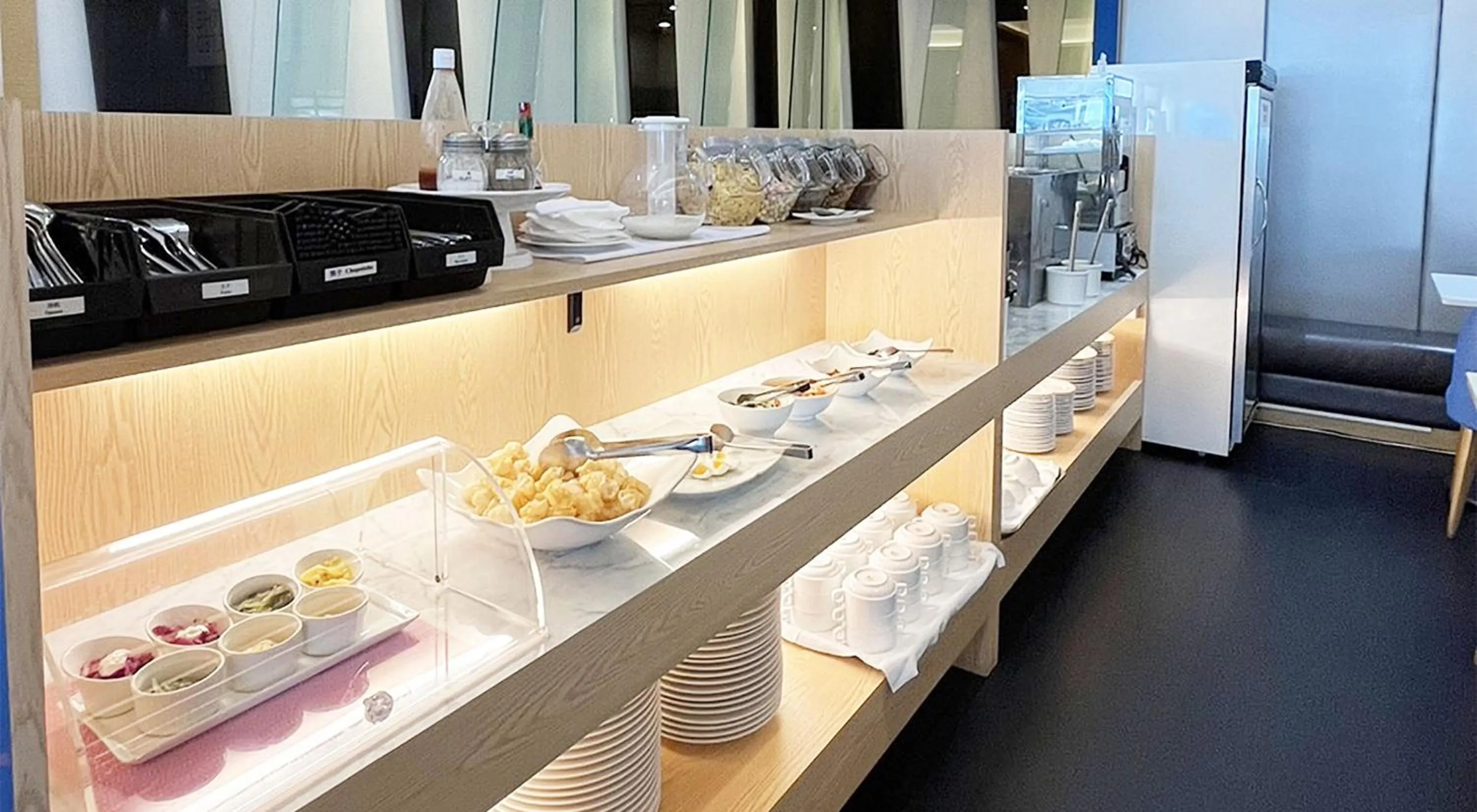 Breakfast in Holiday Inn Express Taoyuan by IHG