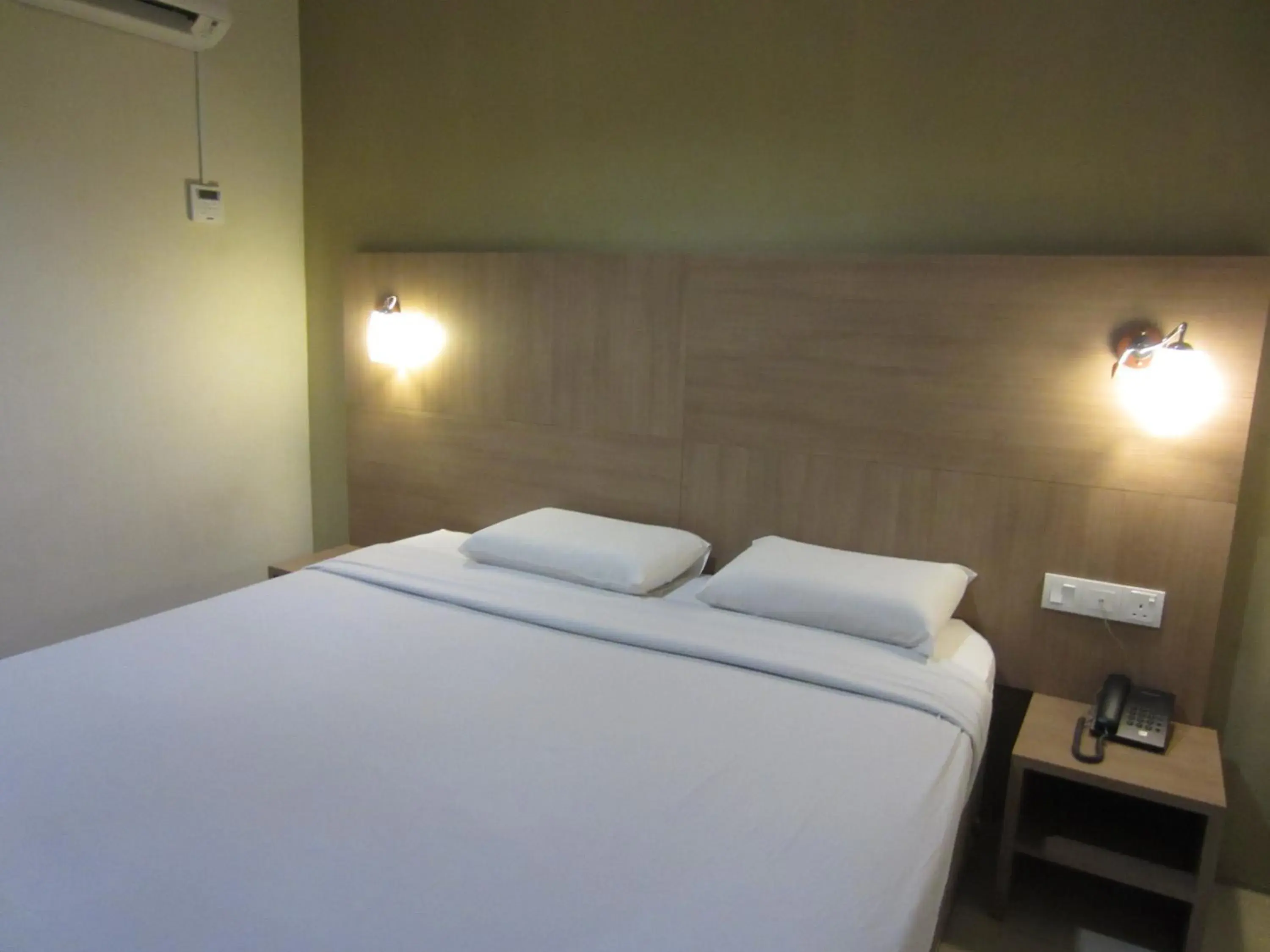 Deluxe King Room without Window in Radiant Hotel Deluxe King Room without Window in Radiant Hotel