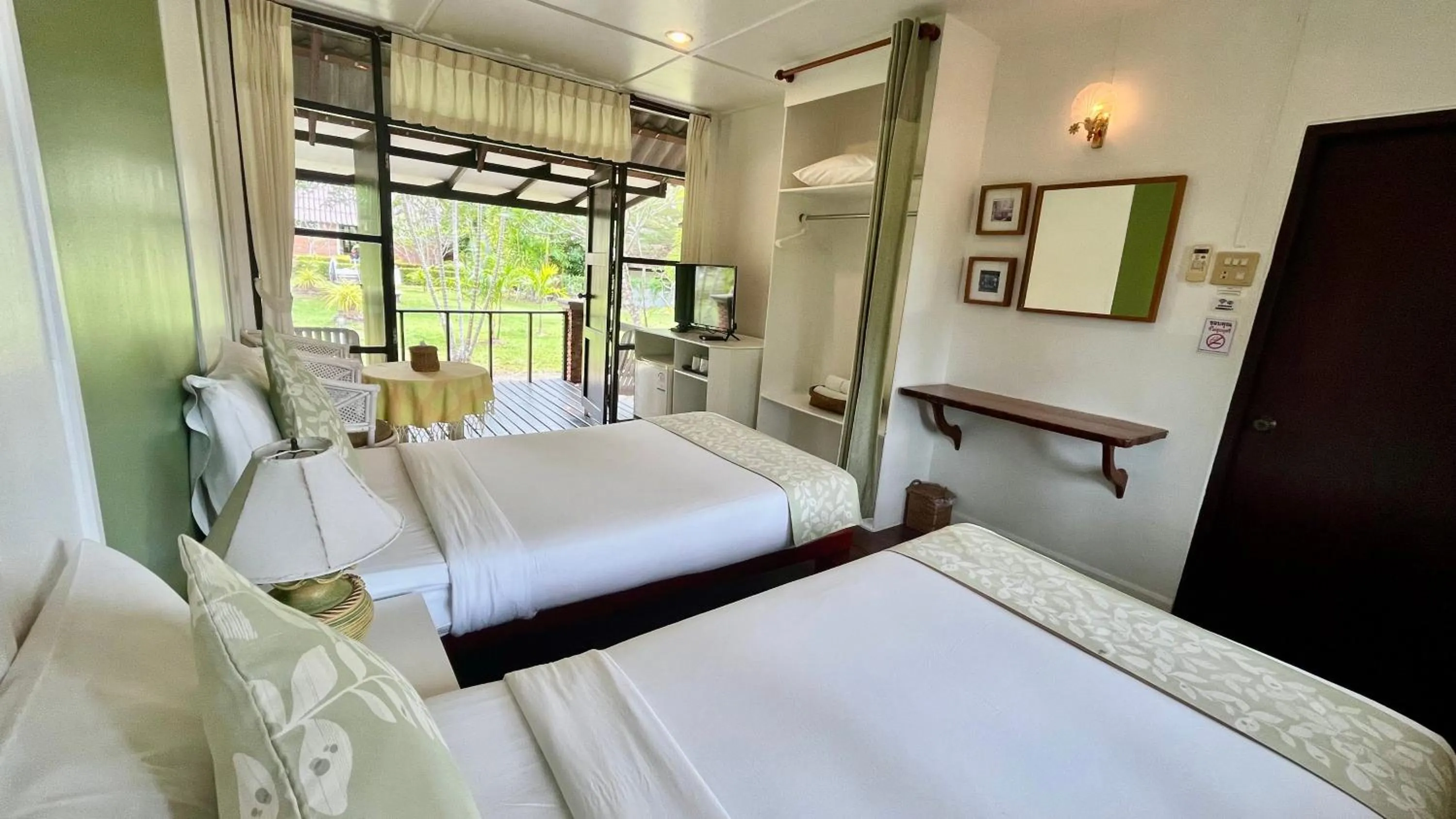 Bed in Suan Bankrut Beach Resort