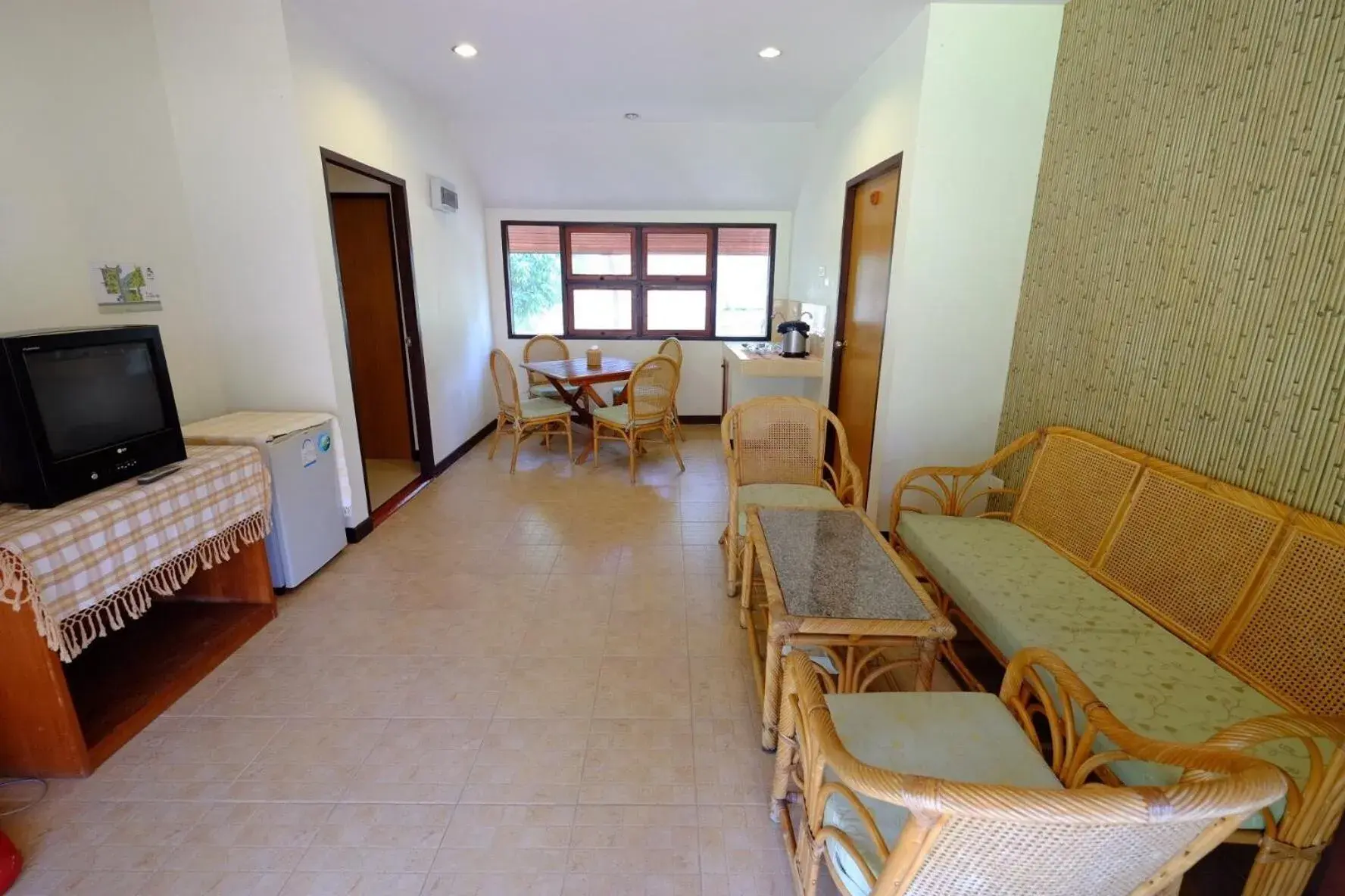 Living room in Suan Bankrut Beach Resort Living room in Suan Bankrut Beach Resort