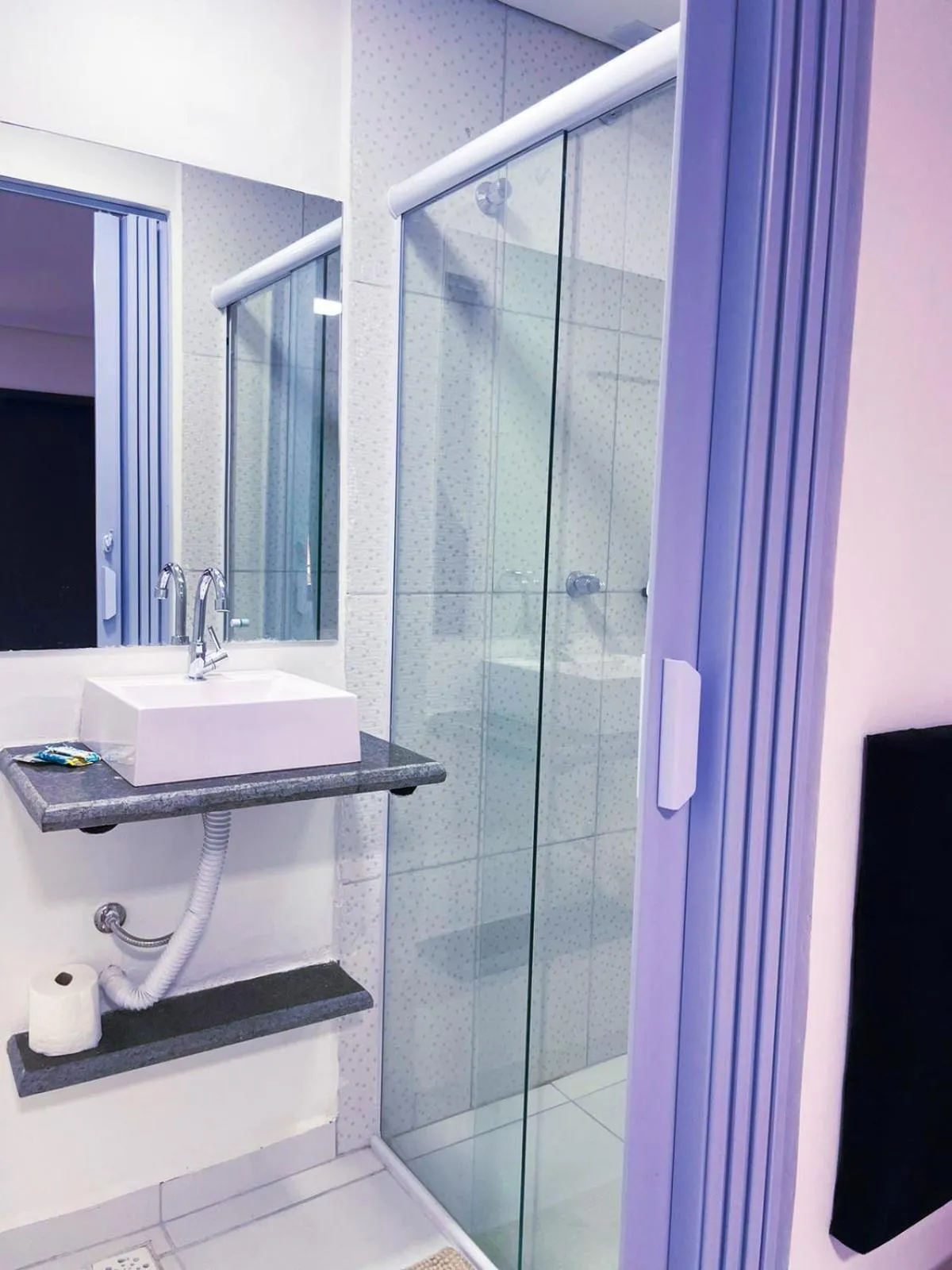 Shower in Pousada Praia do Tombo