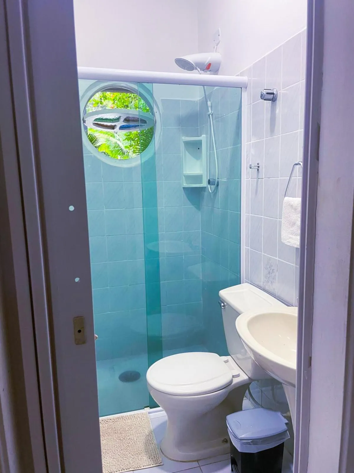 Shower in Pousada Praia do Tombo