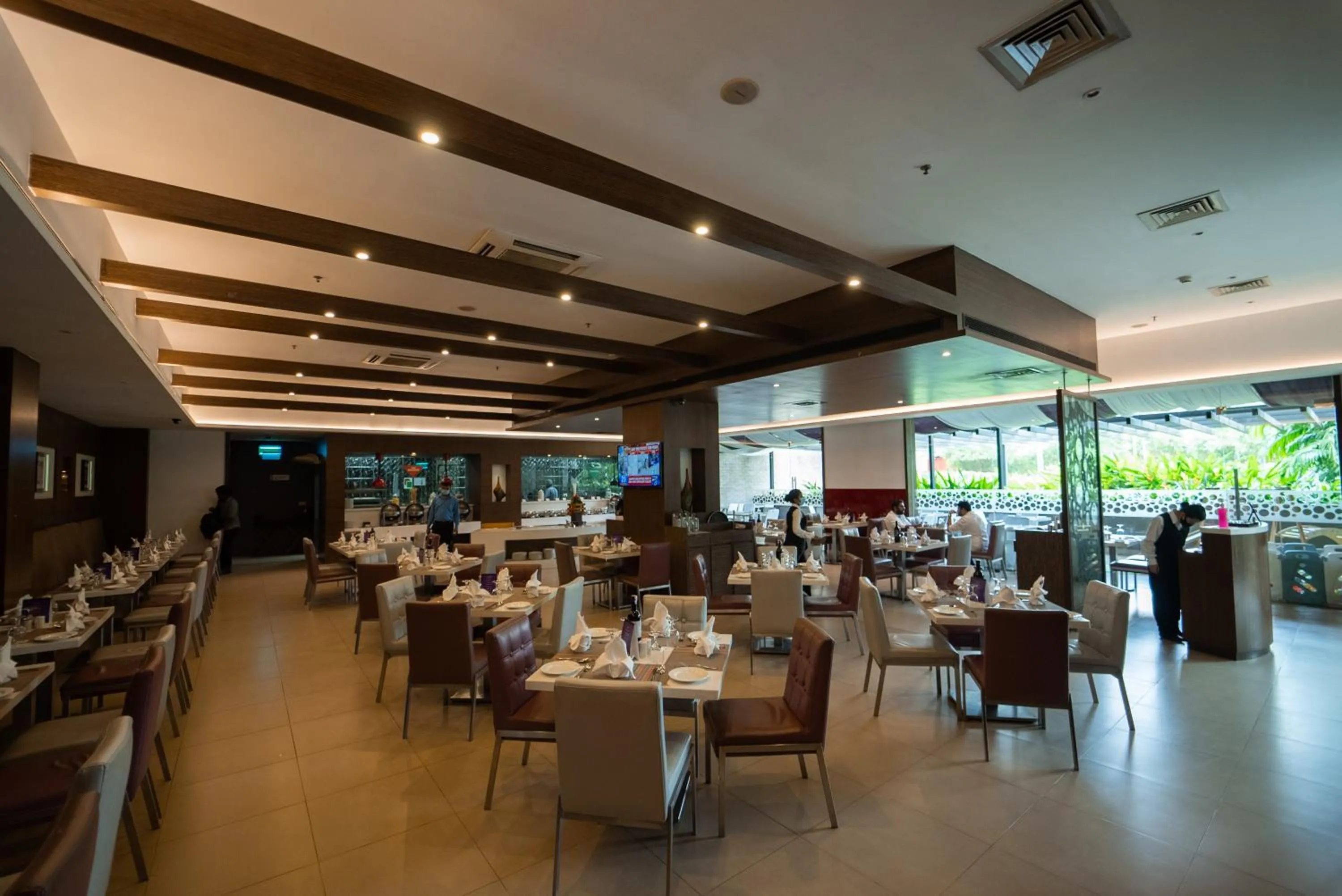 Restaurant/places to eat in HYCINTH Hotels