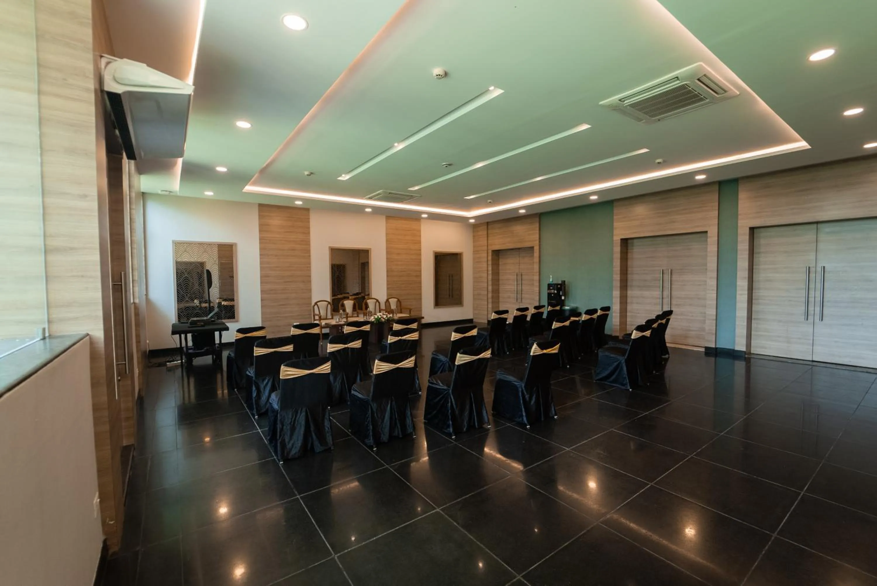 Business facilities in HYCINTH Hotels