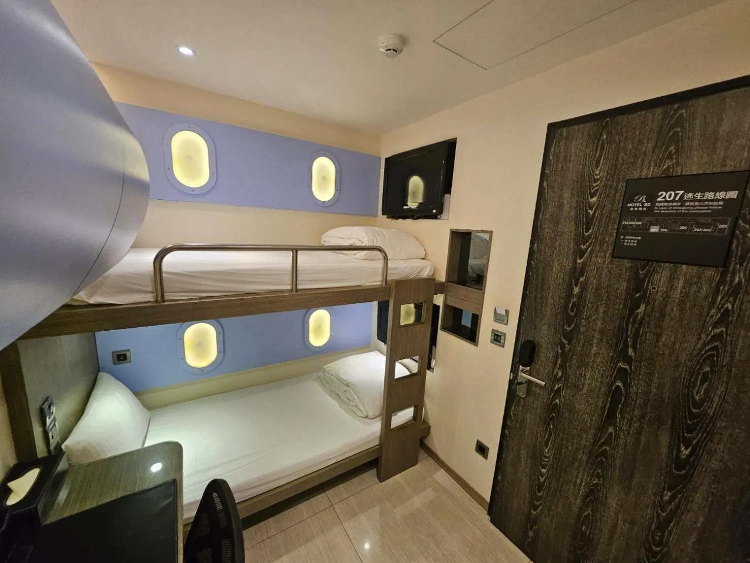 Bed in Beauty Hotels Taipei - Hotel B7