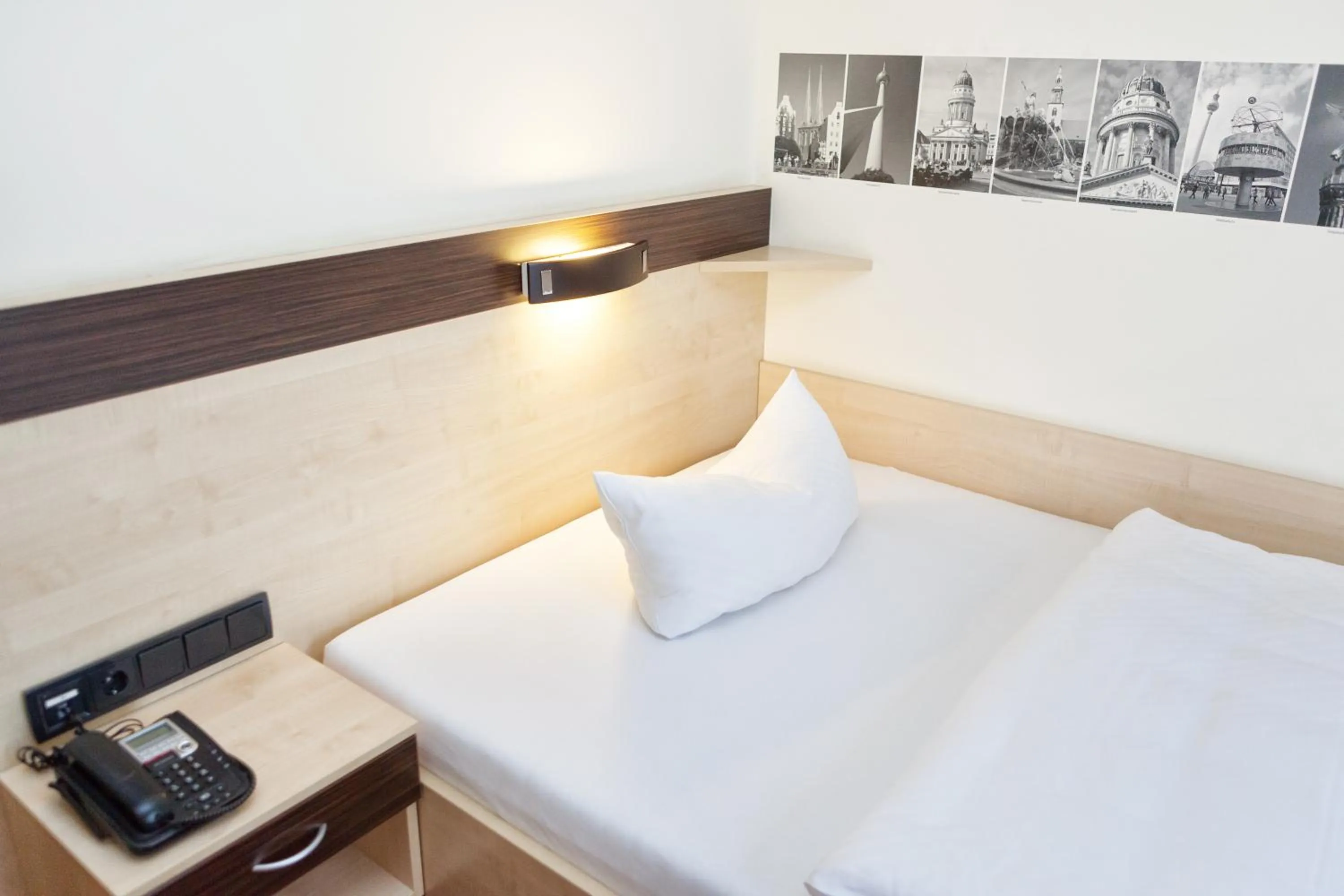 Bed in Hotel Mit-Mensch