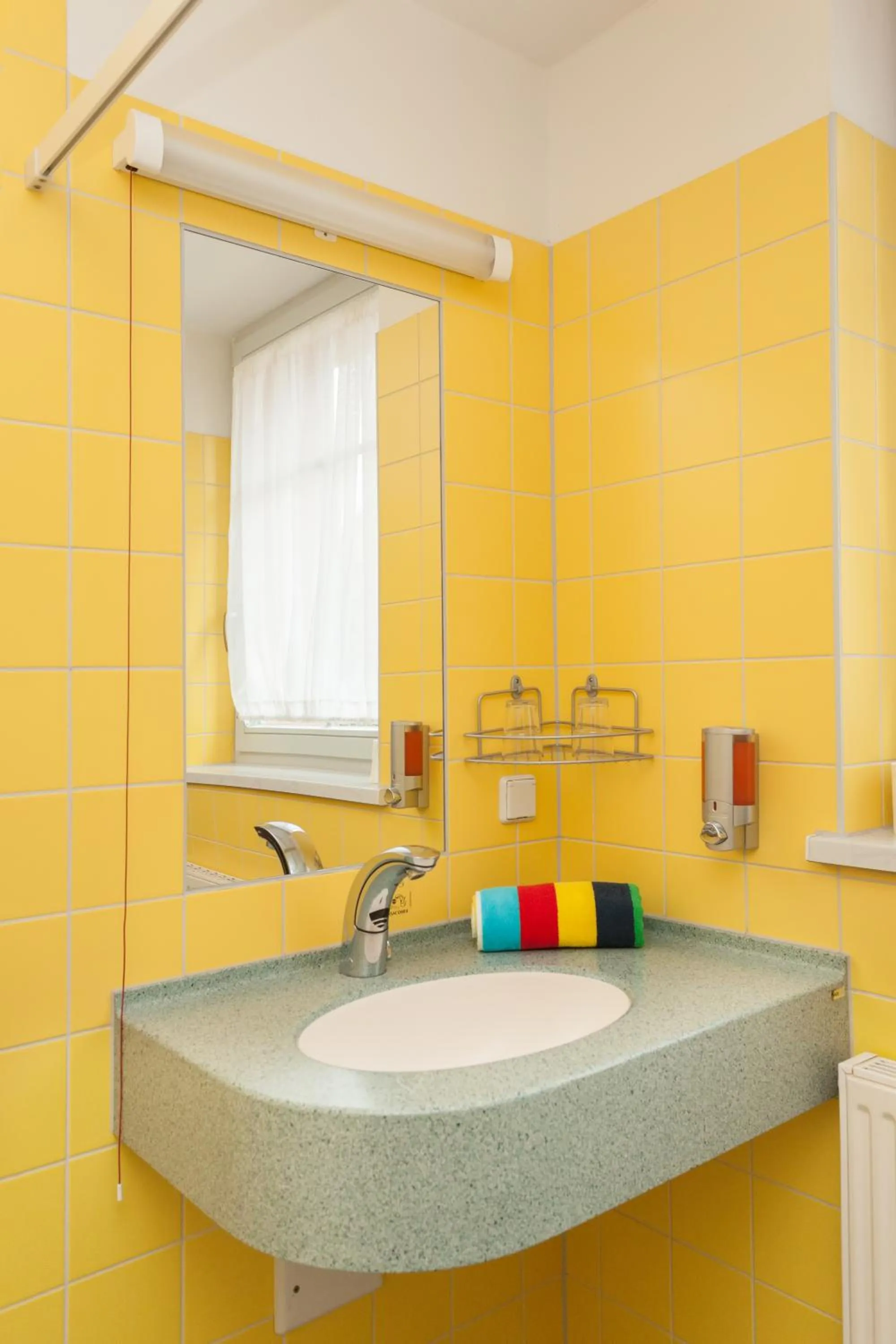 Toilet in Hotel Mit-Mensch