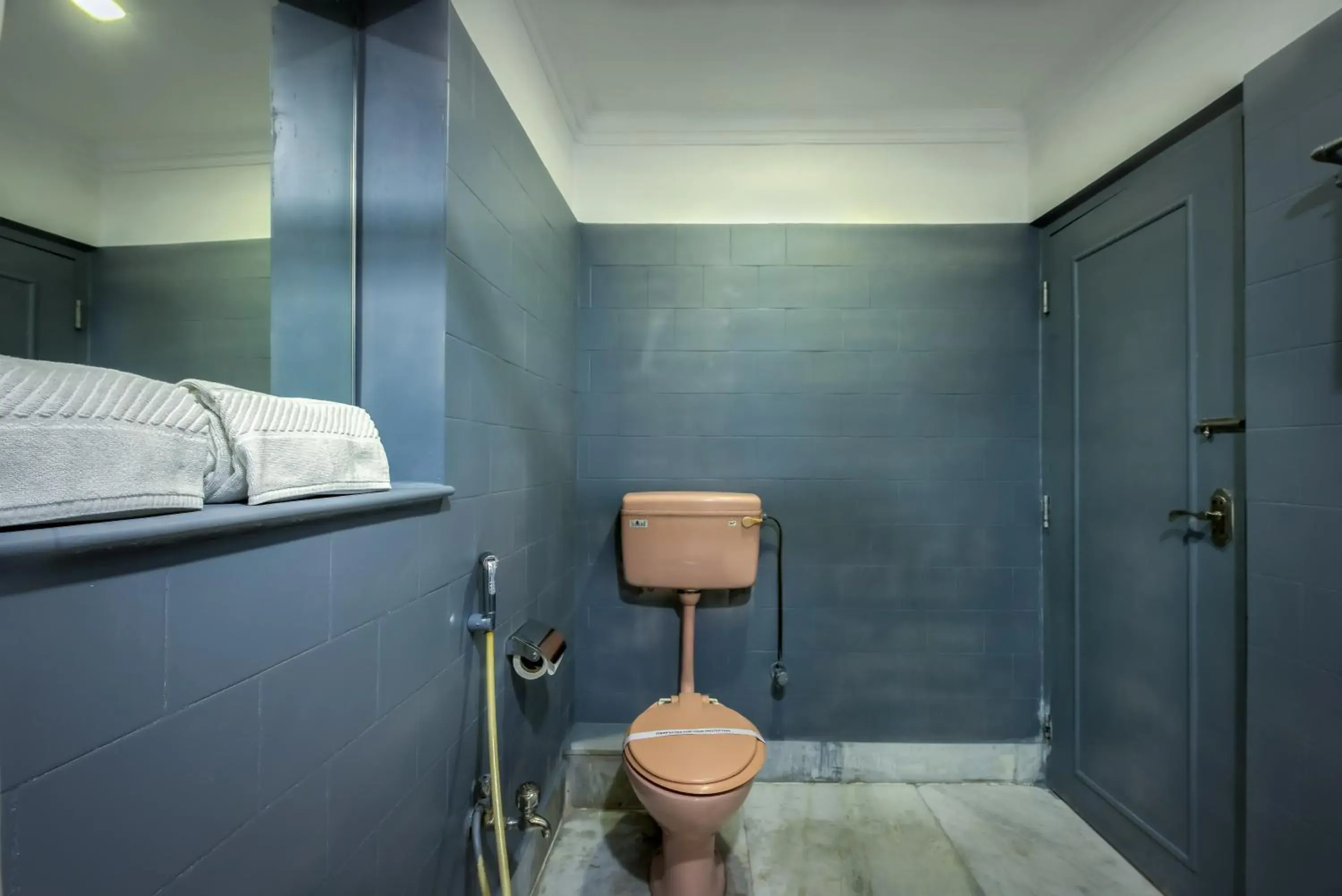 Toilet in Treebo Green View, Park Circus Toilet in Treebo Green View, Park Circus