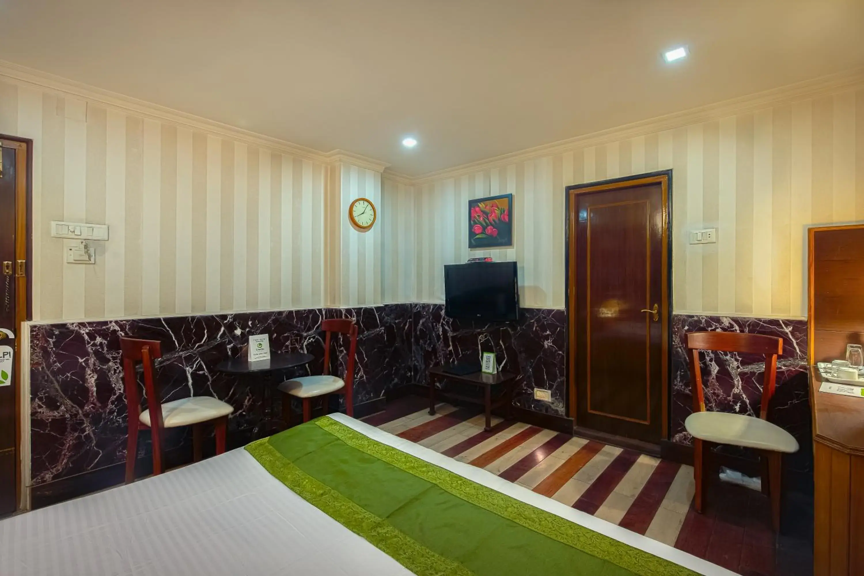 TV and multimedia in Treebo Green View, Park Circus TV and multimedia in Treebo Green View, Park Circus