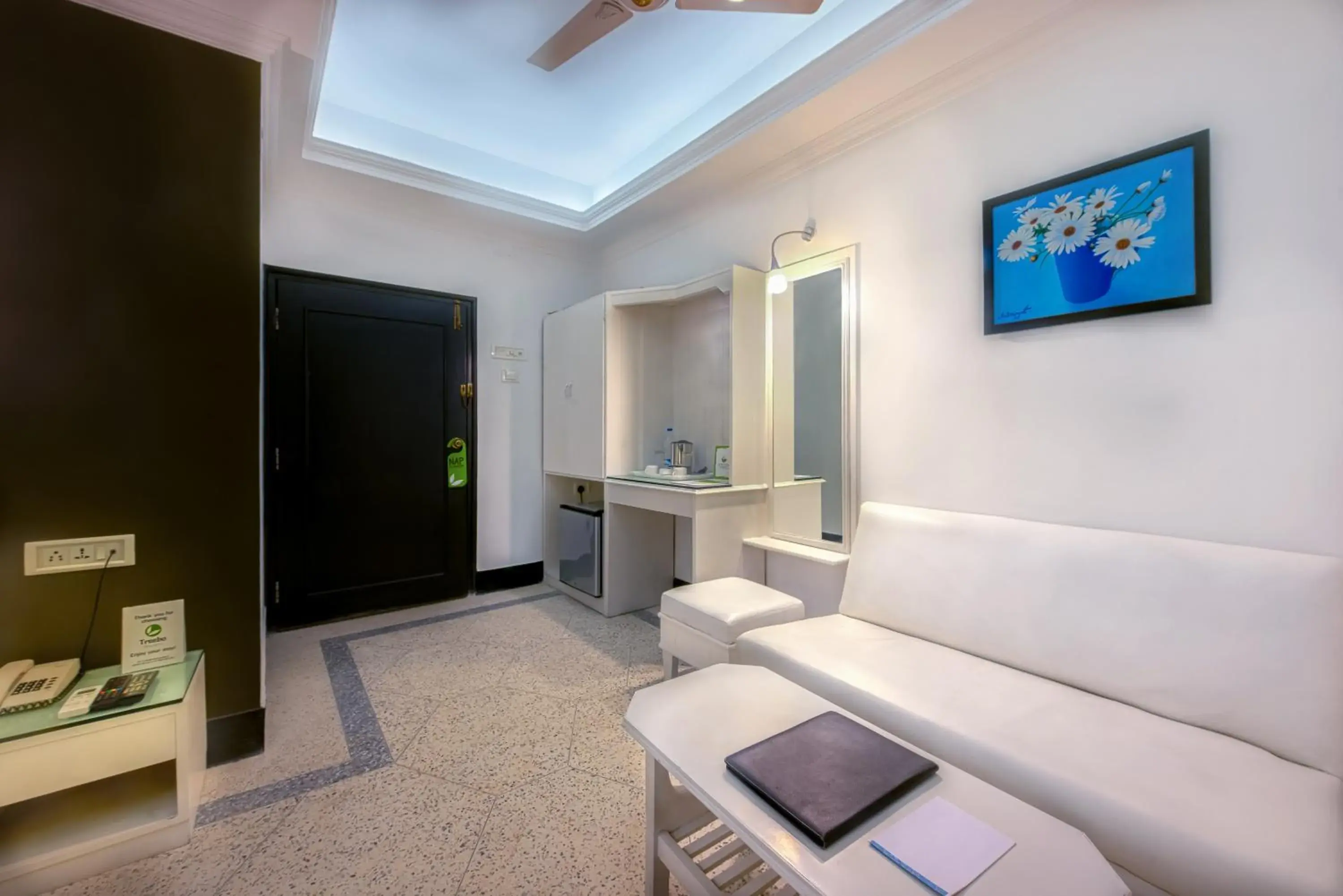 Seating area in Treebo Green View, Park Circus Seating area in Treebo Green View, Park Circus