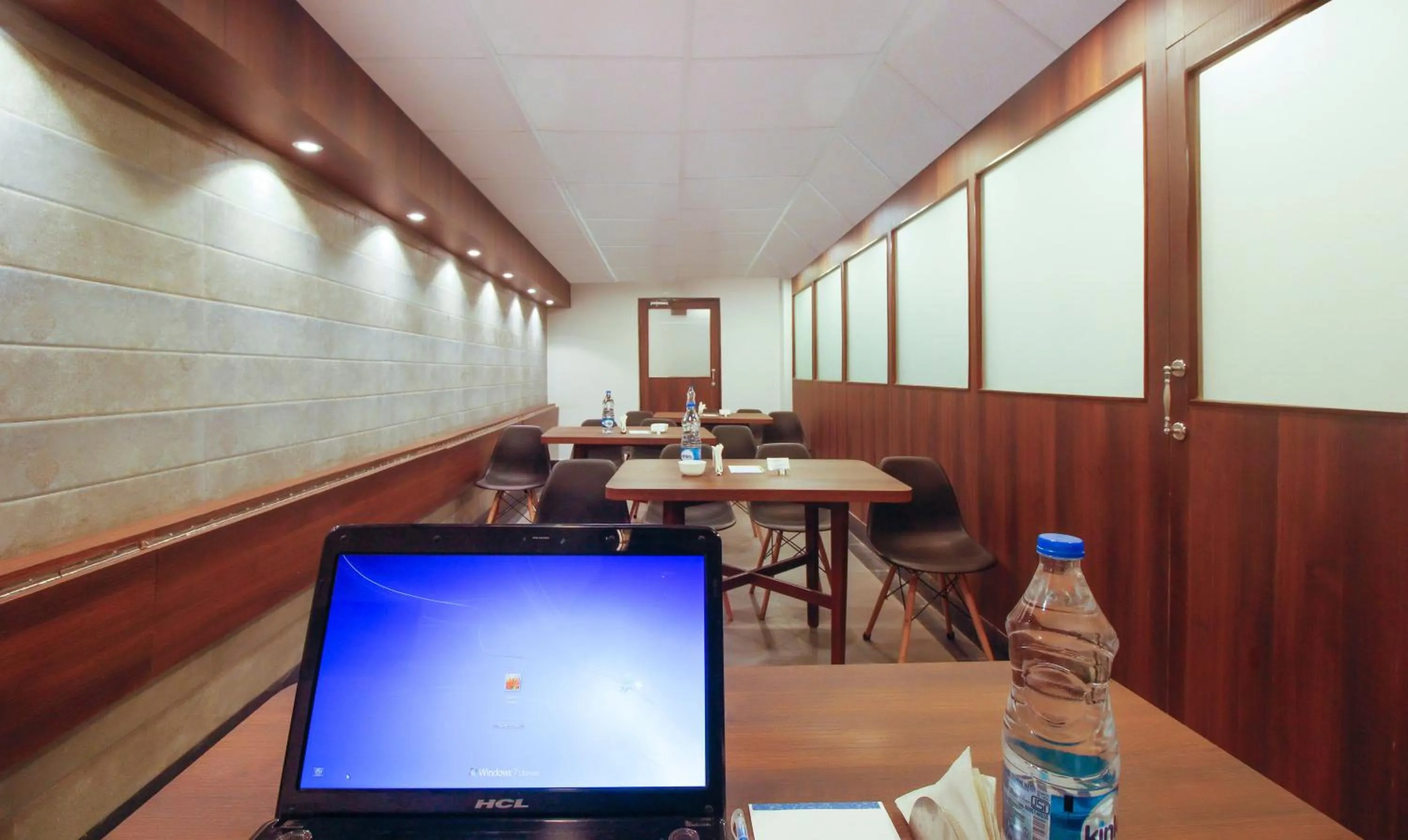 Dining area in Treebo Green View, Park Circus