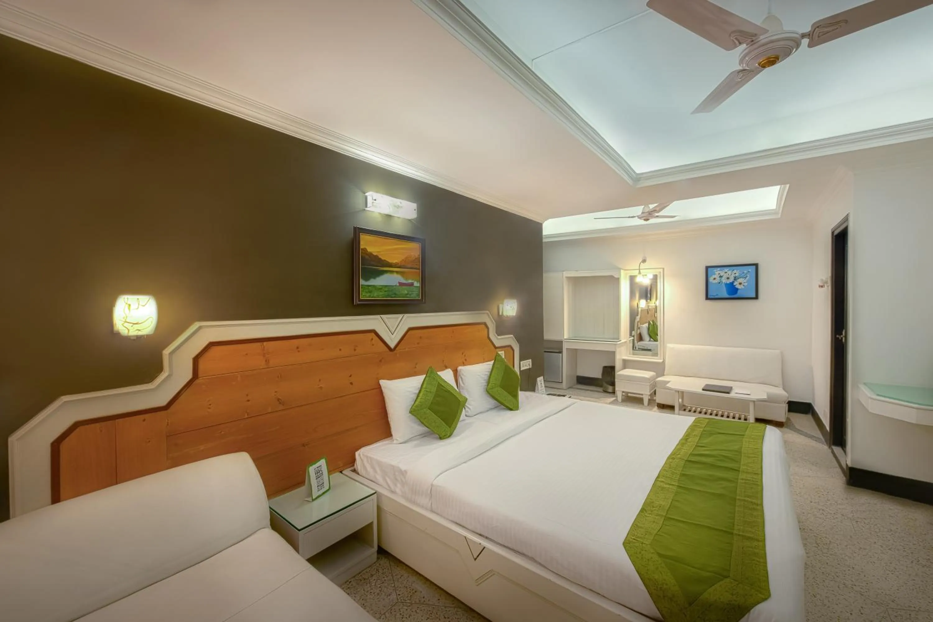 Bedroom, Bed in Treebo Green View, Park Circus