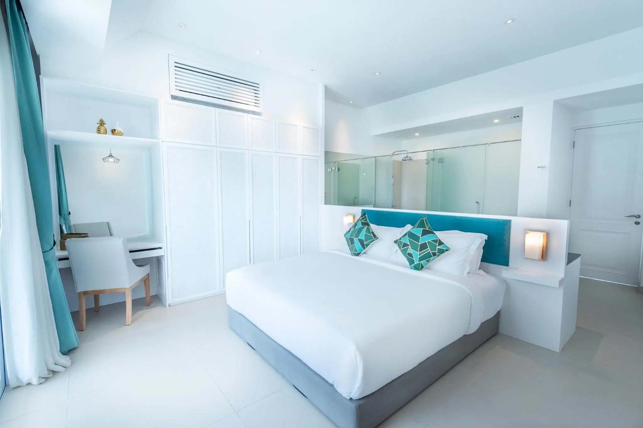 Bedroom, Bed in Cove 55