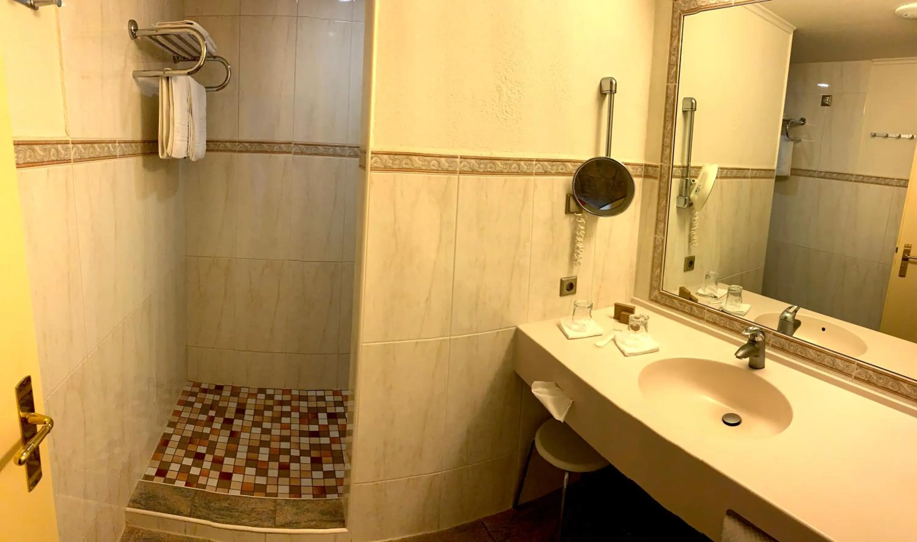 Bathroom in Ringhotel Winzerhof