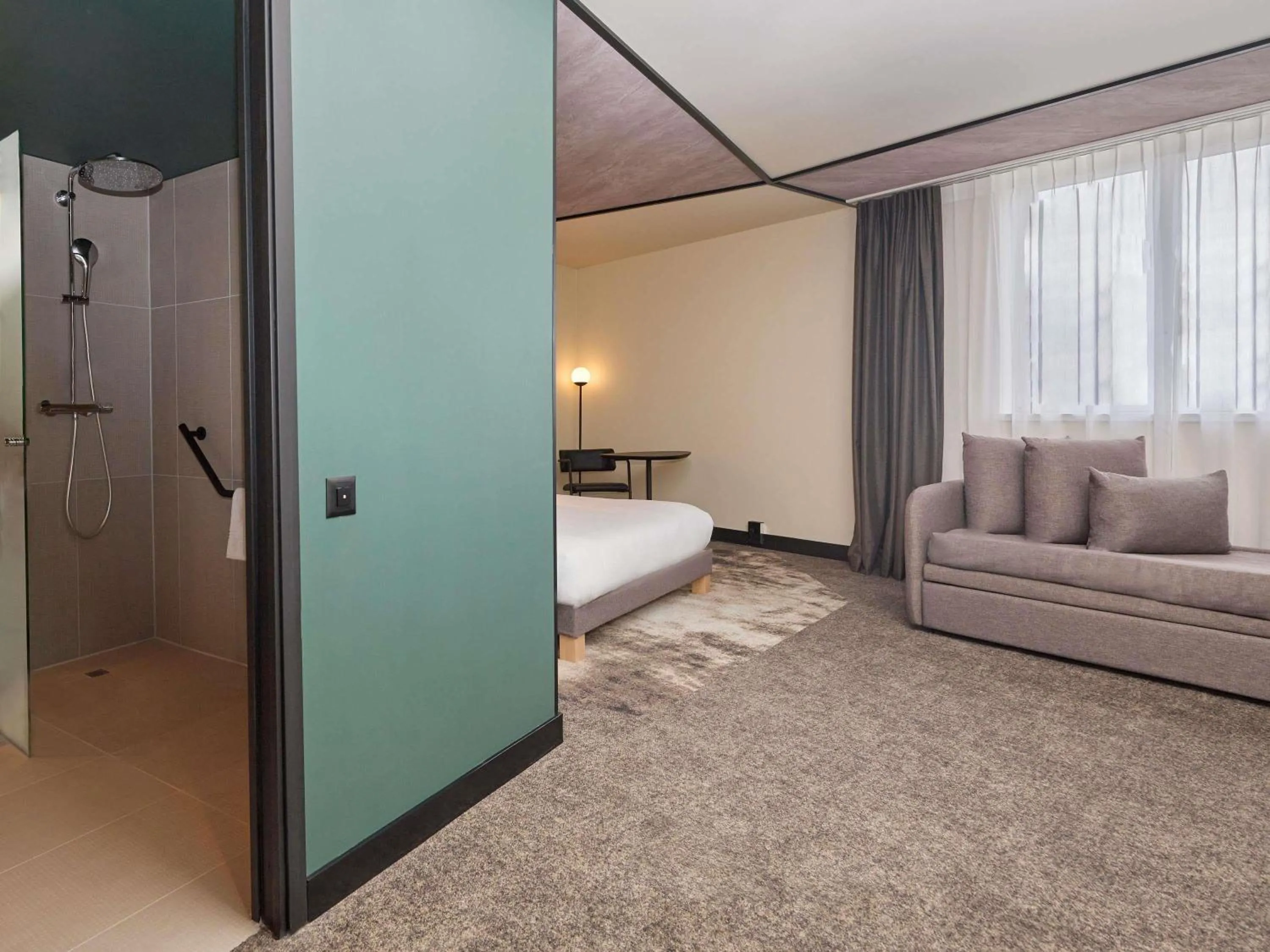 Bedroom, Bed in Novotel Bern Expo