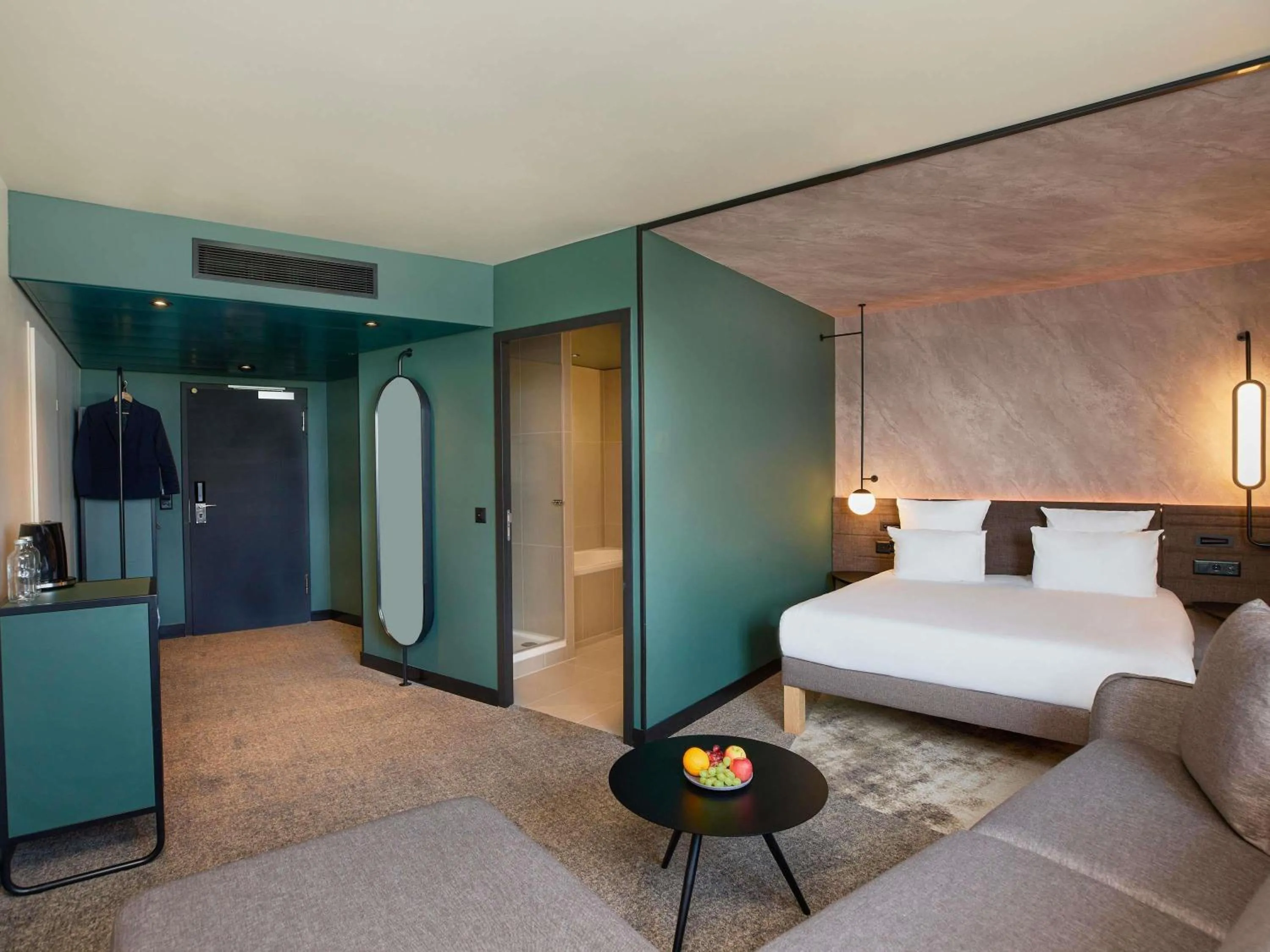 Bedroom, Bed in Novotel Bern Expo