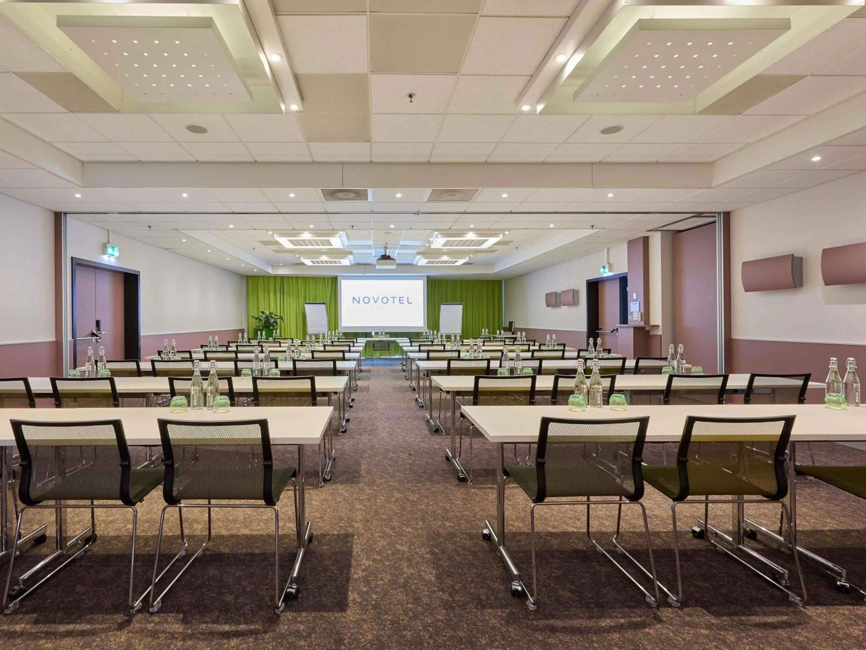 Meeting/conference room in Novotel Bern Expo