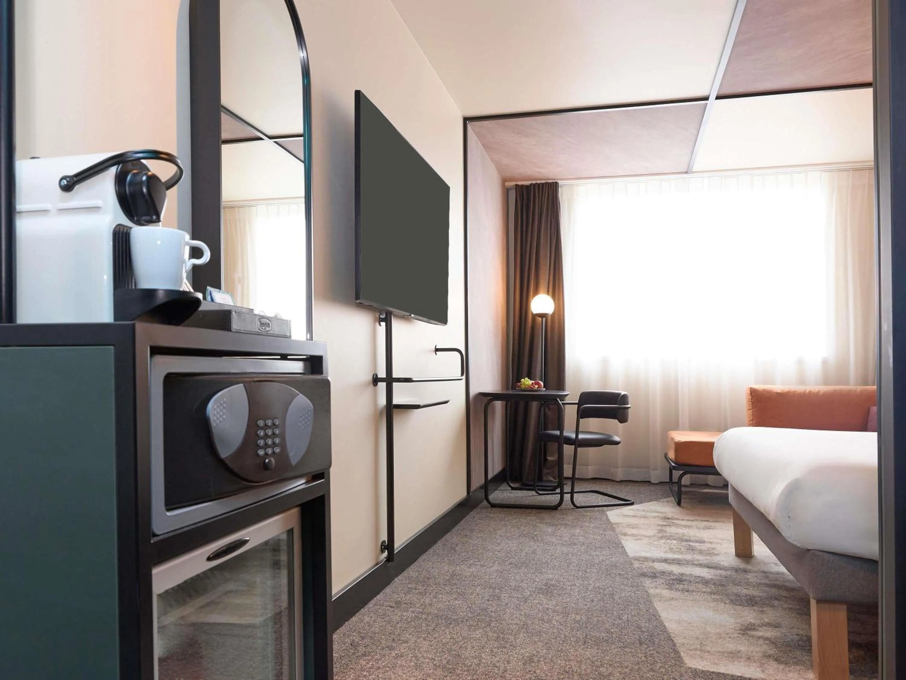 Bedroom, Bed in Novotel Bern Expo