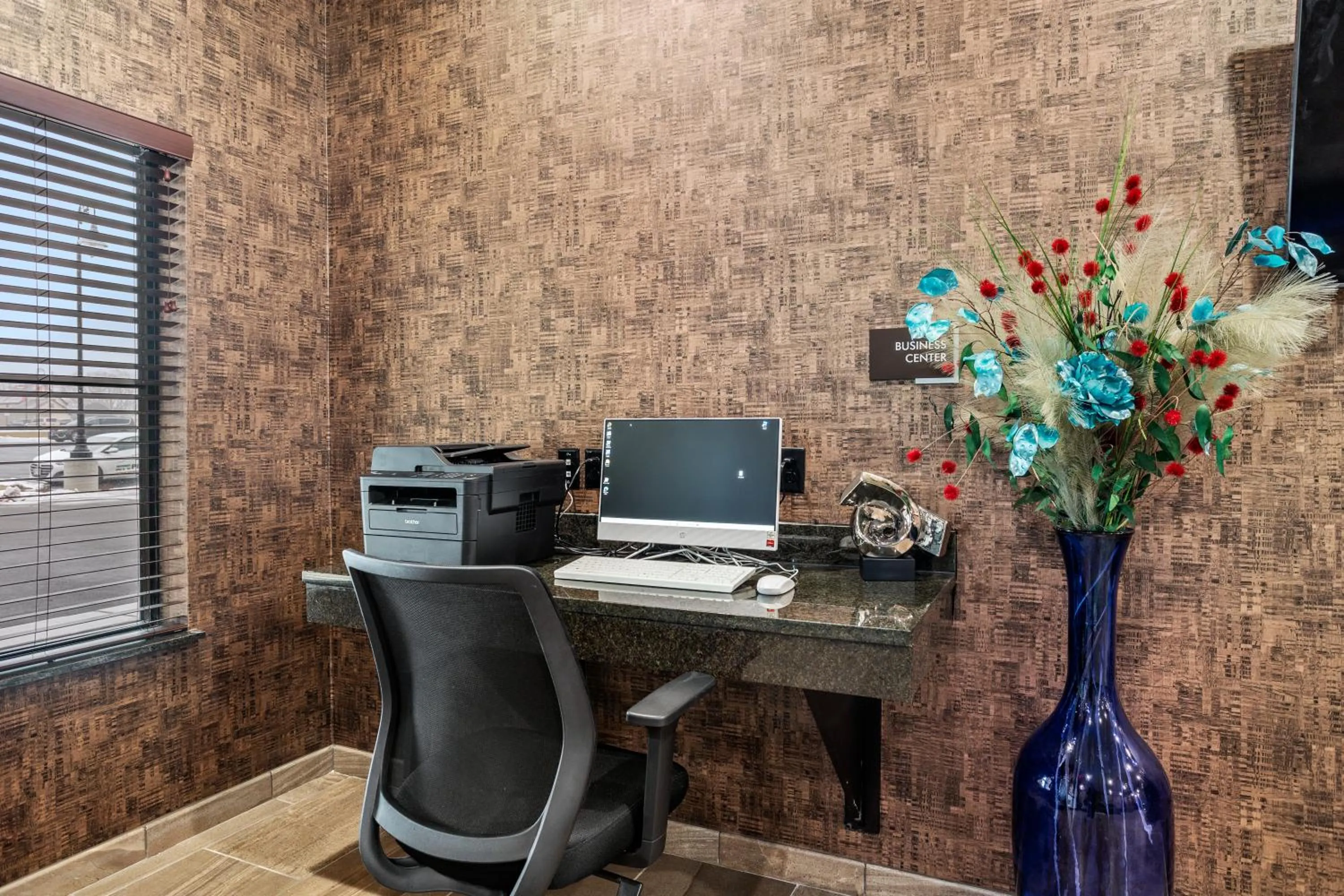 Business facilities in Cobblestone Hotel & Suites - Little Chute