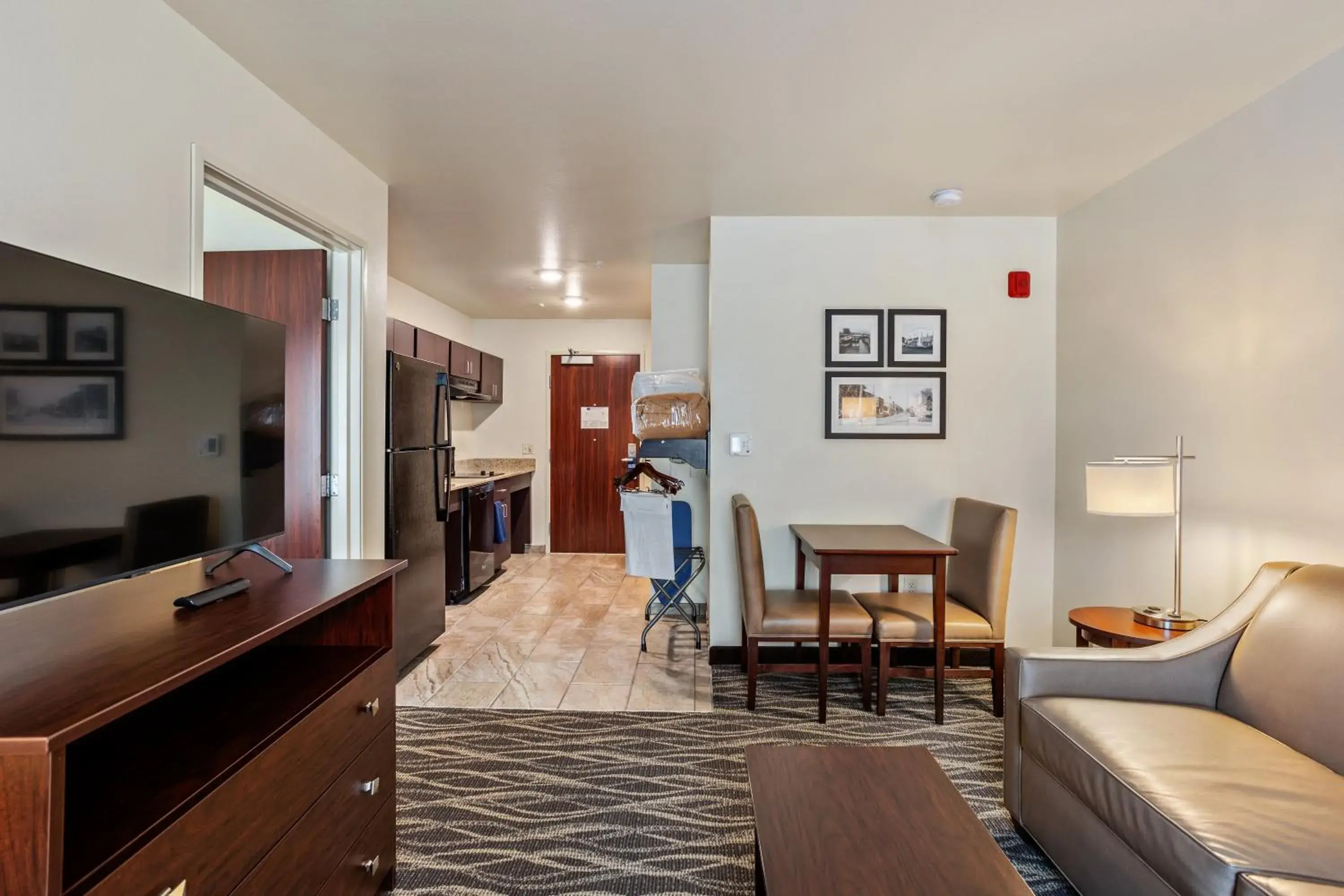 Family Room - Disability Access in Cobblestone Hotel & Suites - Little Chute Family Room - Disability Access in Cobblestone Hotel & Suites - Little Chute