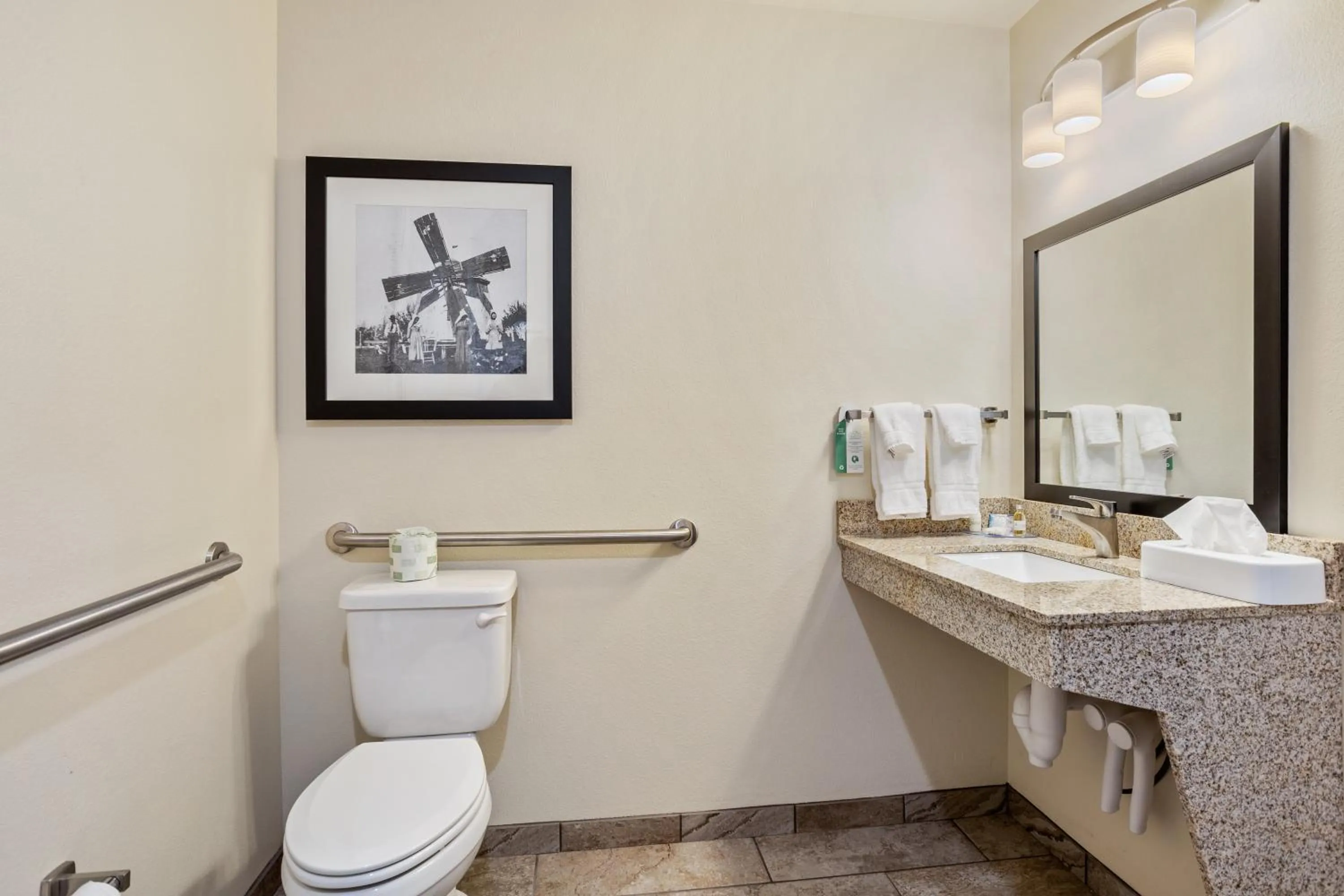 Bathroom in Cobblestone Hotel & Suites - Little Chute