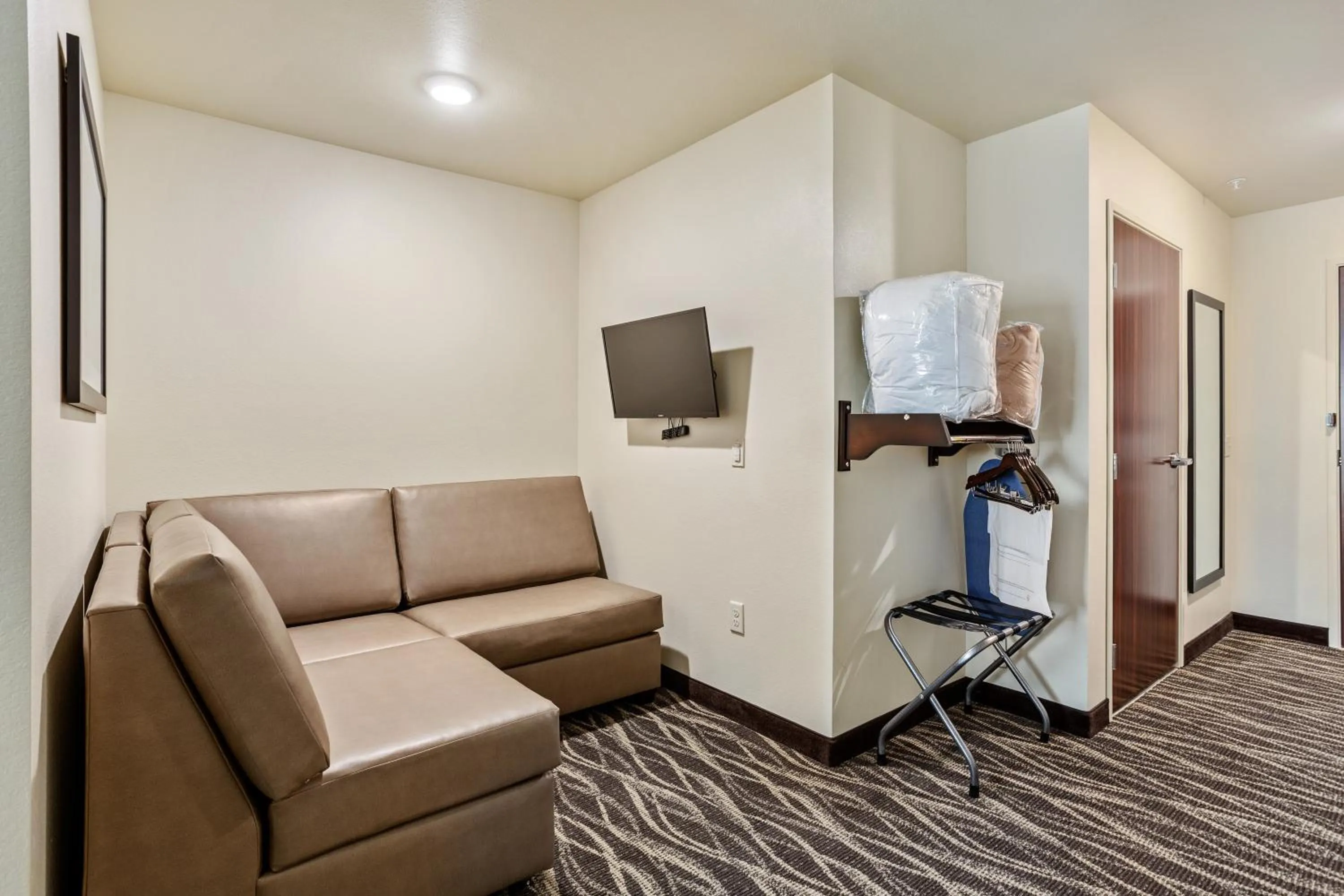 Seating area in Cobblestone Hotel & Suites - Little Chute