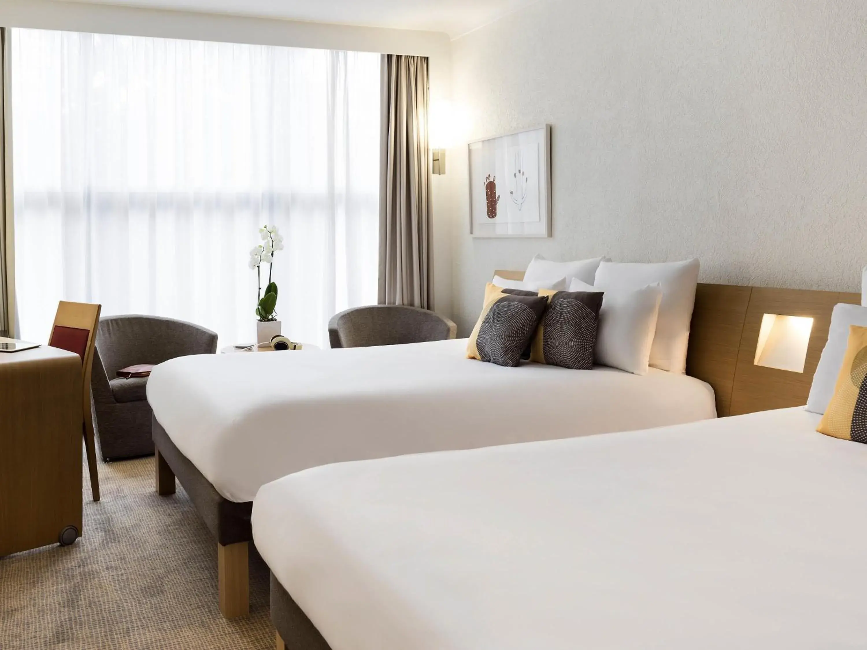 Superior Room with Two Double Beds in Novotel Genève Centre Superior Room with Two Double Beds in Novotel Genève Centre