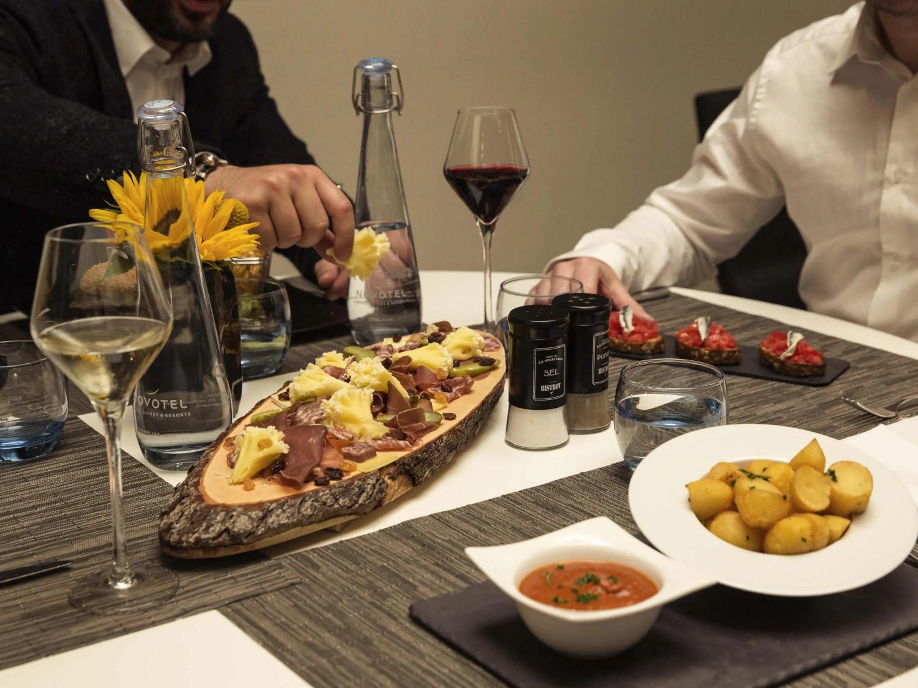 Restaurant/places to eat in Novotel Genève Centre