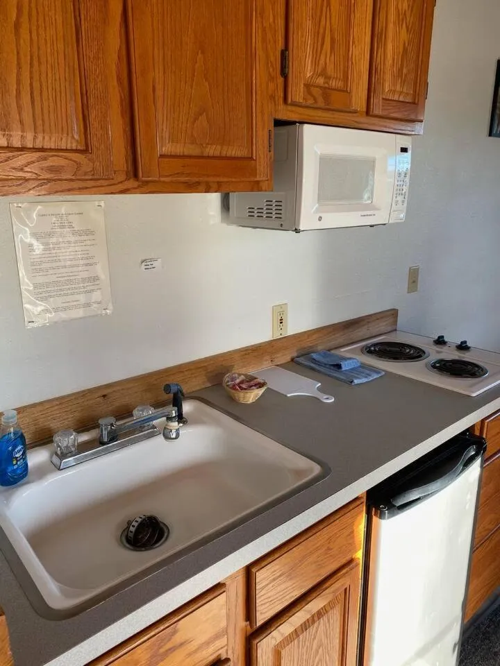 Curley's Resort & Dive Center