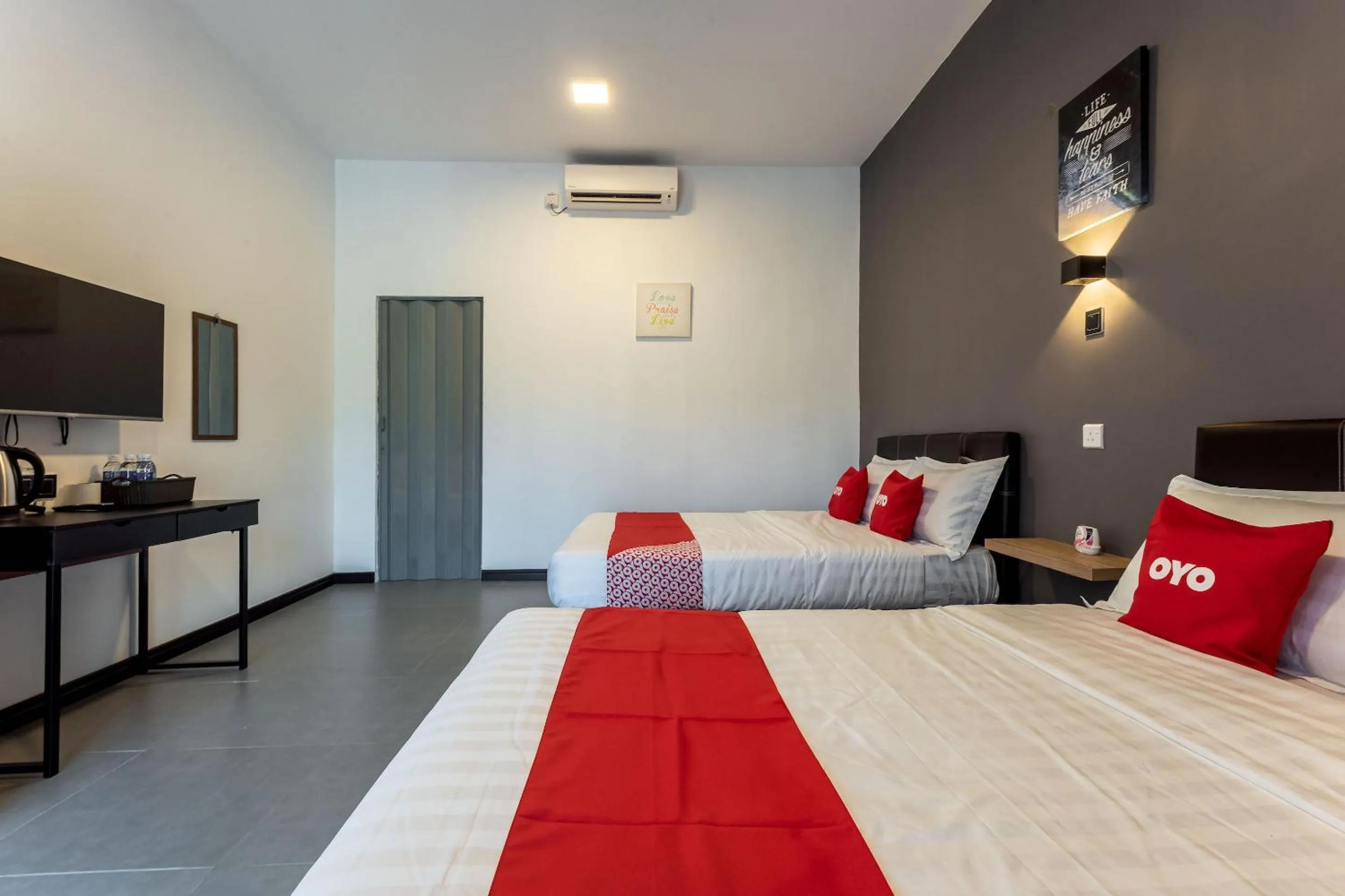 Bedroom in OYO 90149 Pua Family Semporna