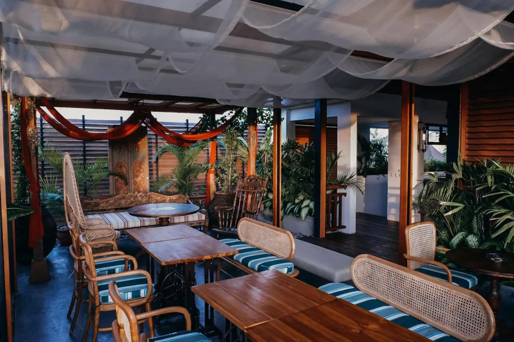 Restaurant/places to eat in Sampatti Villas Restaurant/places to eat in Sampatti Villas