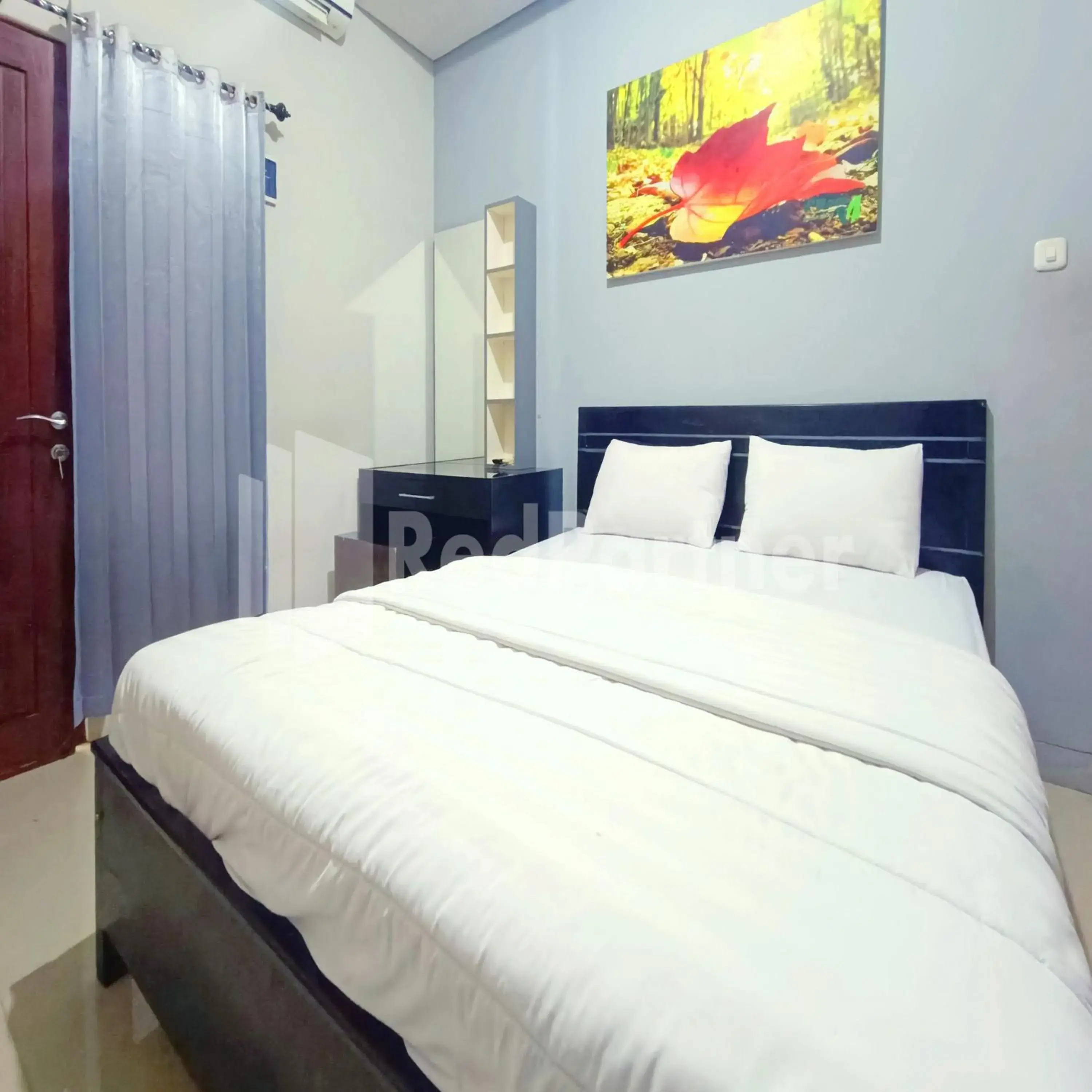 Bedroom, Bed in D'Waru Homestay Syariah near Jl Slamet Riyadi Mitra RedDoorz Bedroom, Bed in D'Waru Homestay Syariah near Jl Slamet Riyadi Mitra RedDoorz