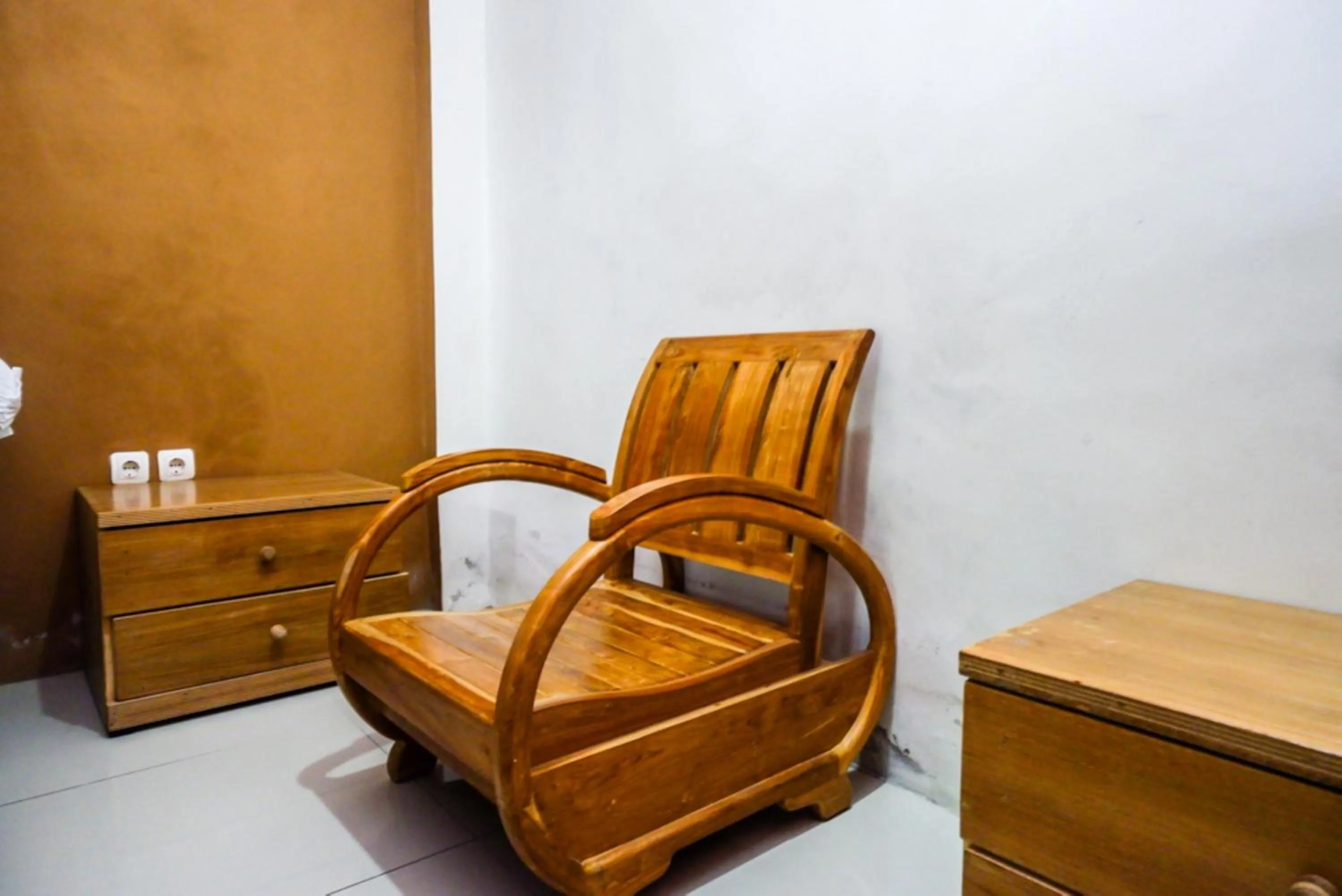 Urbanview Hotel Blok O International by RedDoorz