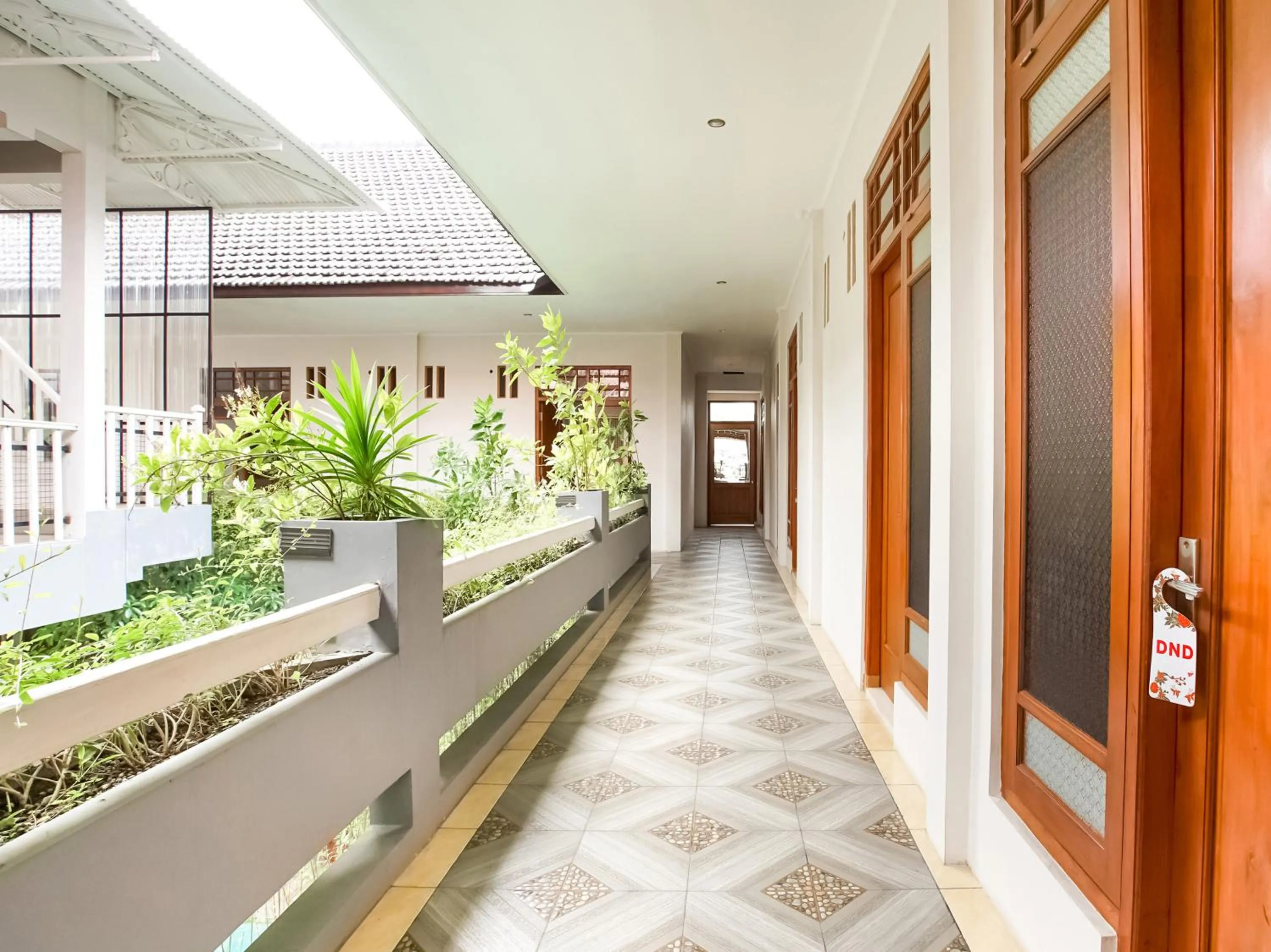 Area and facilities in Urbanview Hotel Blok O International by RedDoorz