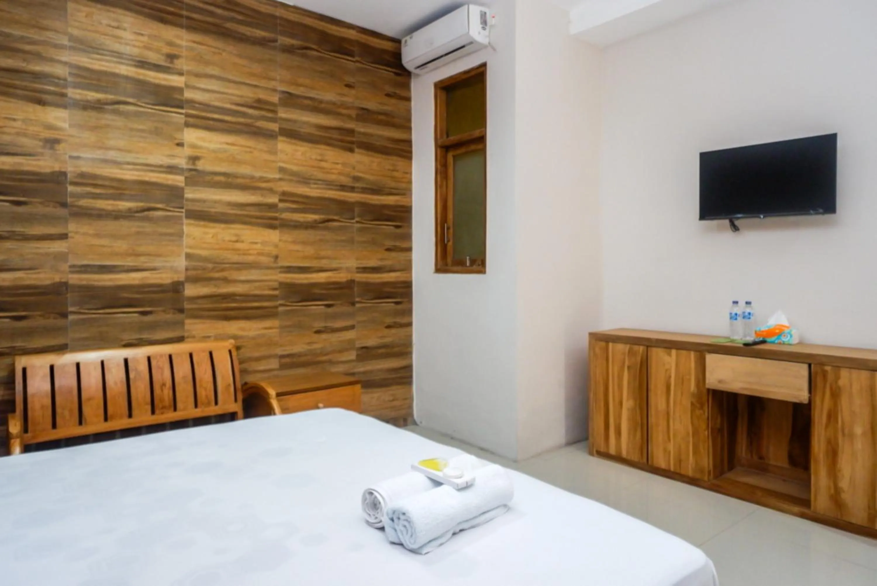 Urbanview Hotel Blok O International by RedDoorz