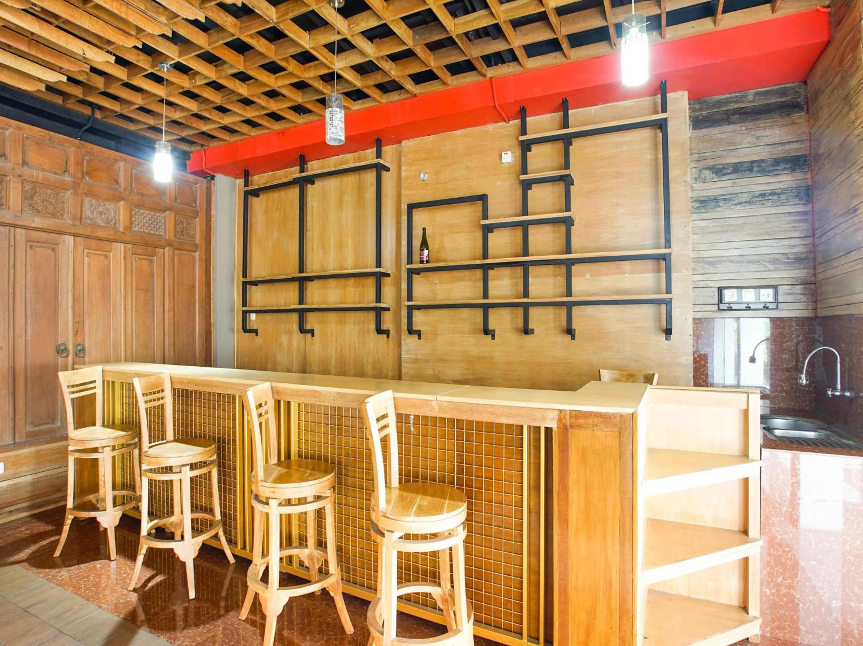 Area and facilities in Urbanview Hotel Blok O International by RedDoorz