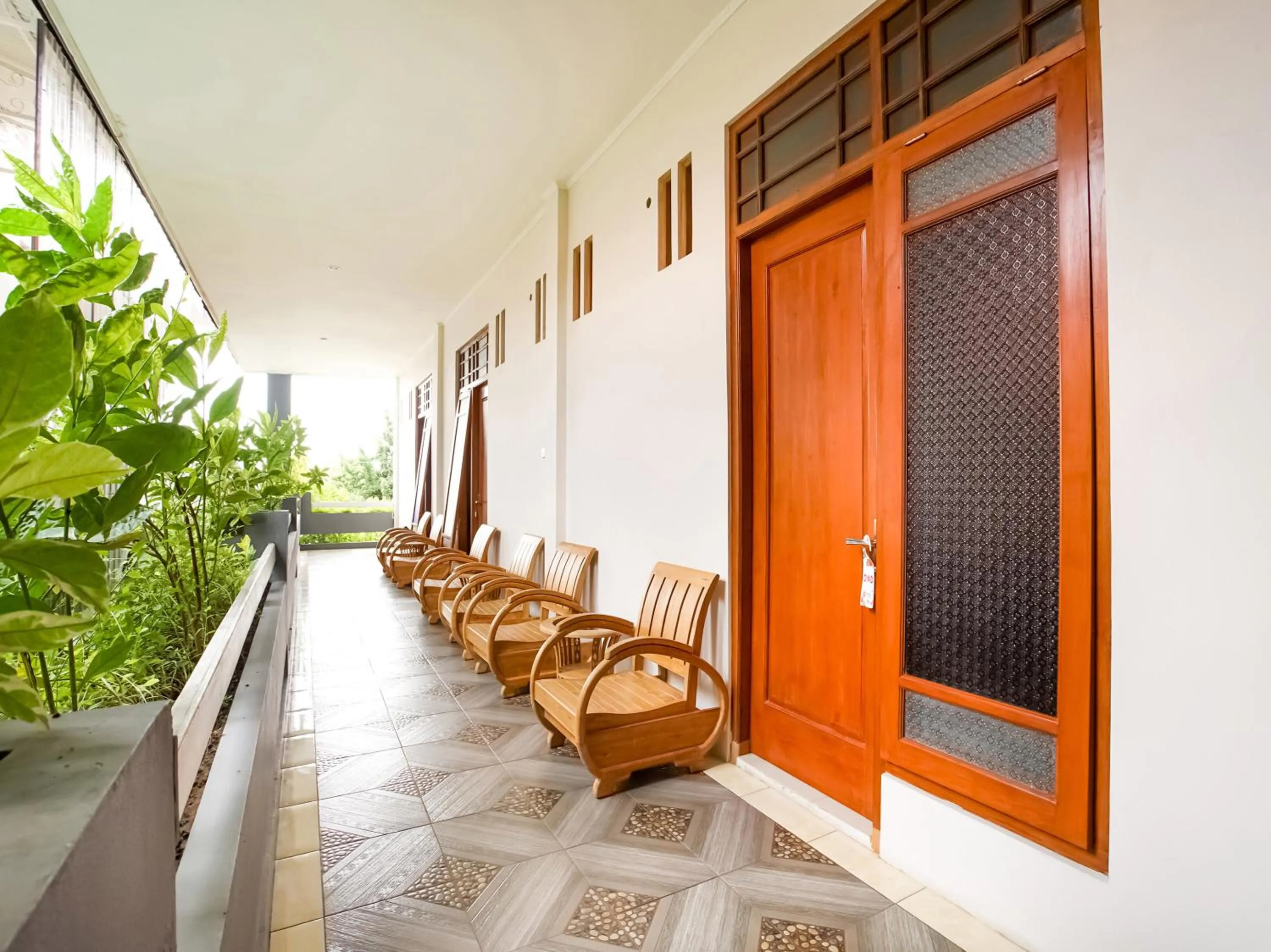 Area and facilities in Urbanview Hotel Blok O International by RedDoorz