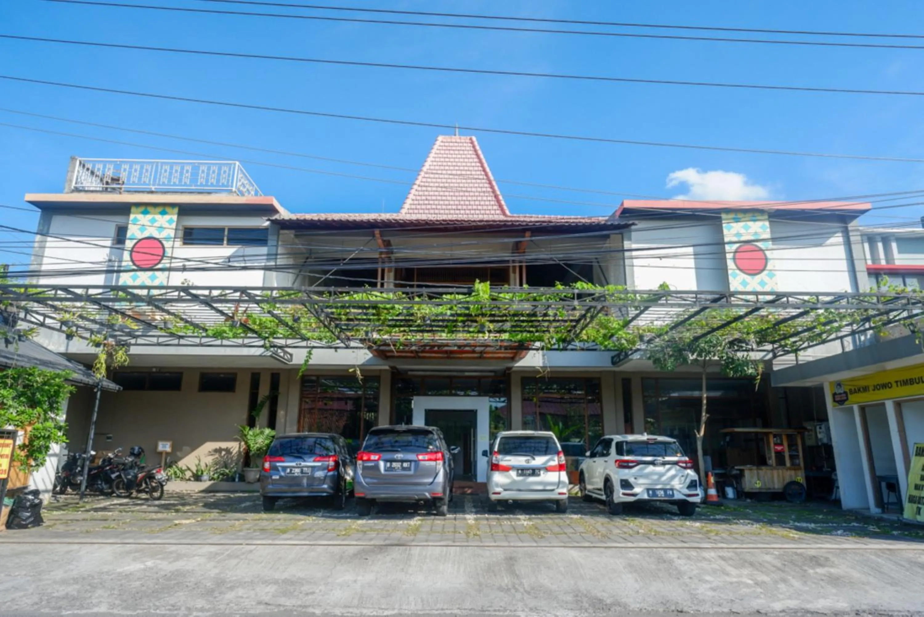 Urbanview Hotel Blok O International by RedDoorz