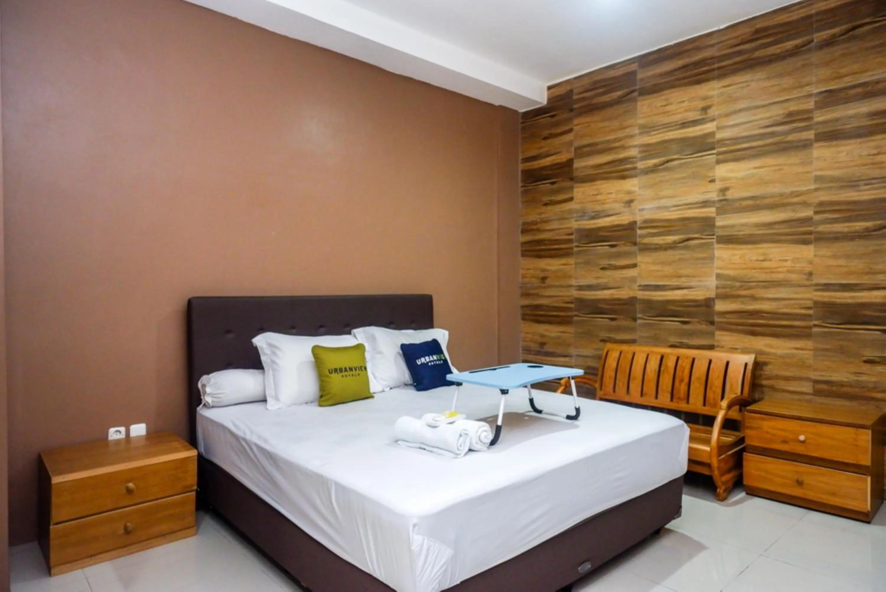 Urbanview Hotel Blok O International by RedDoorz