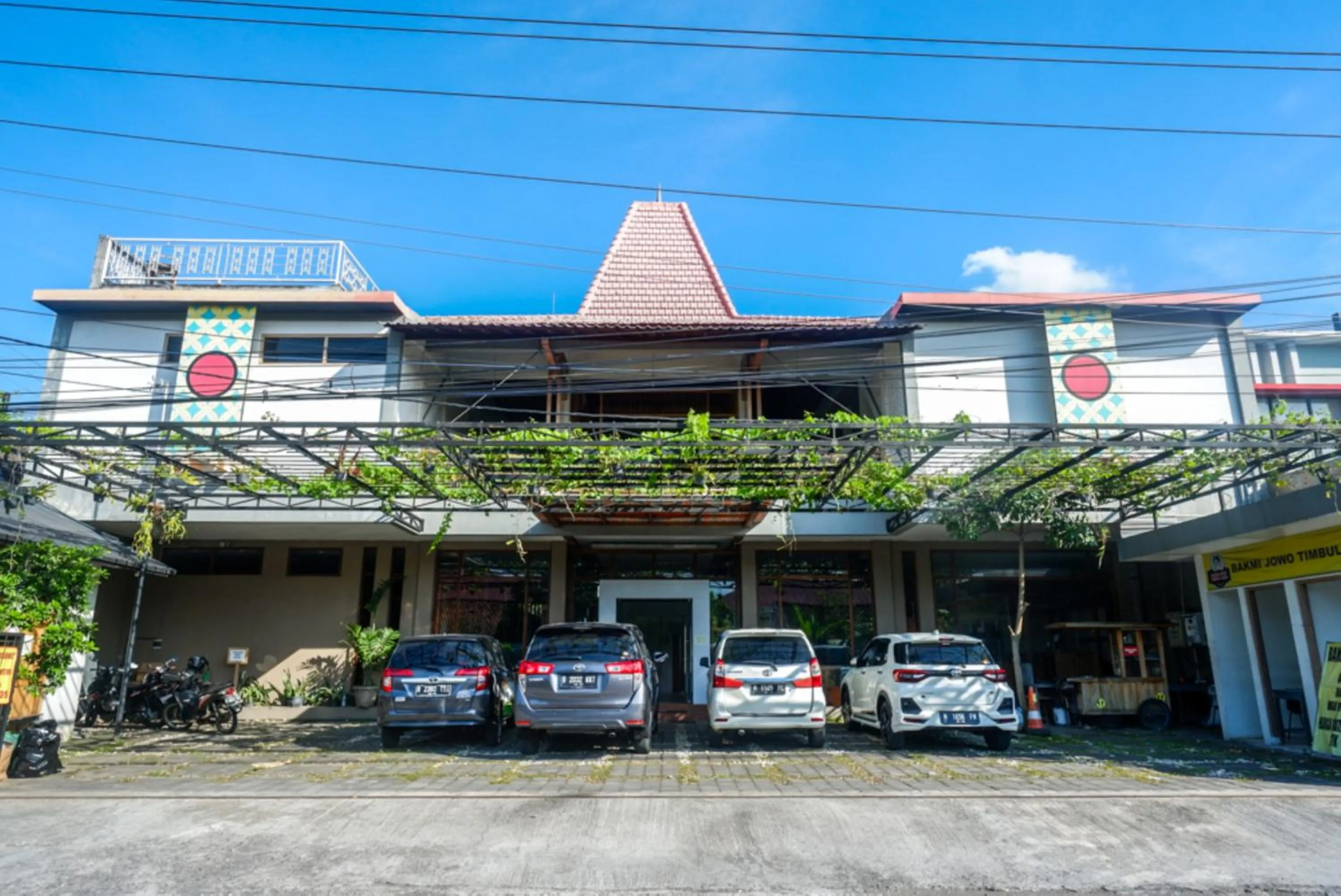 Urbanview Hotel Blok O International by RedDoorz