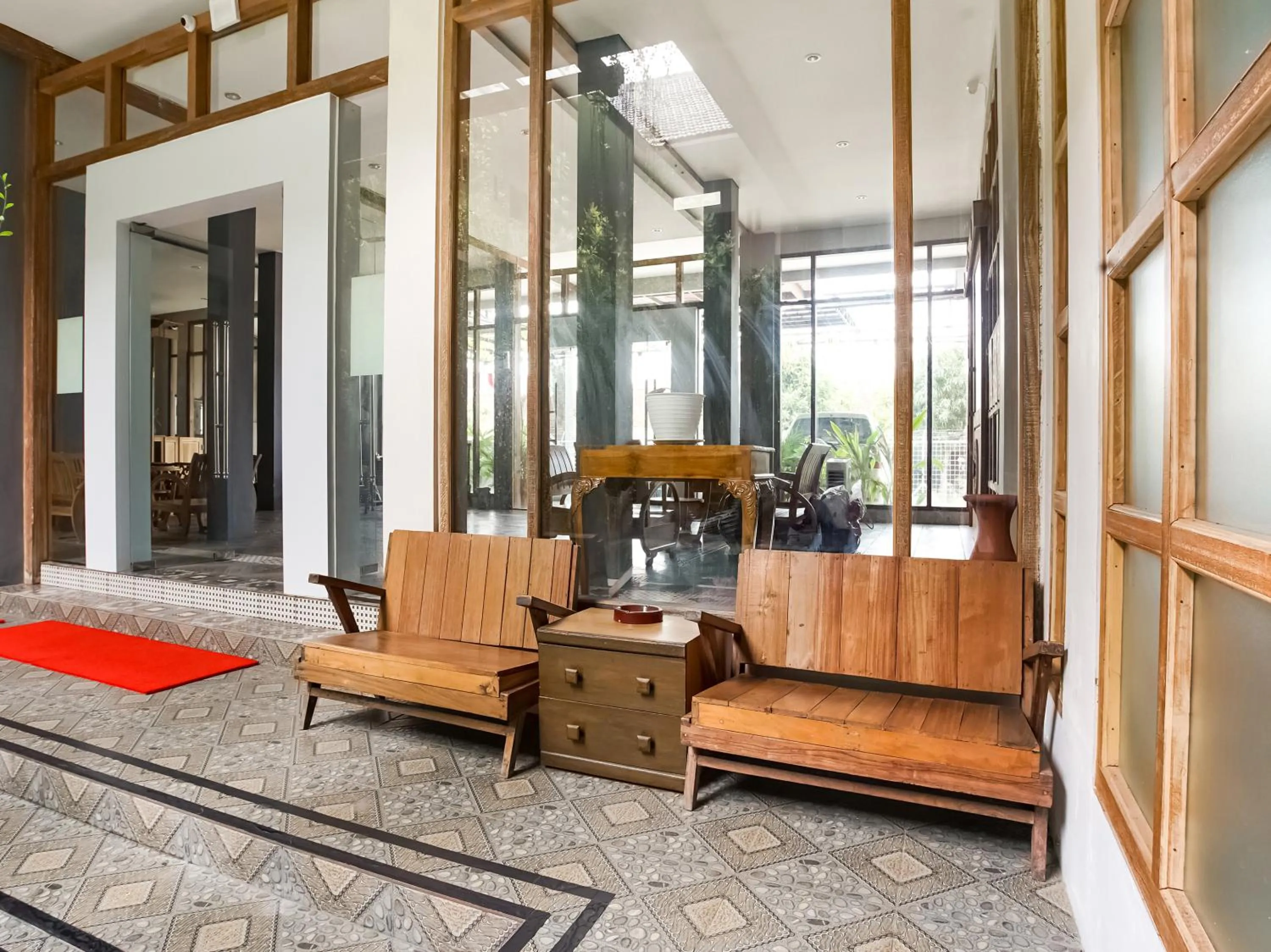 Area and facilities in Urbanview Hotel Blok O International by RedDoorz